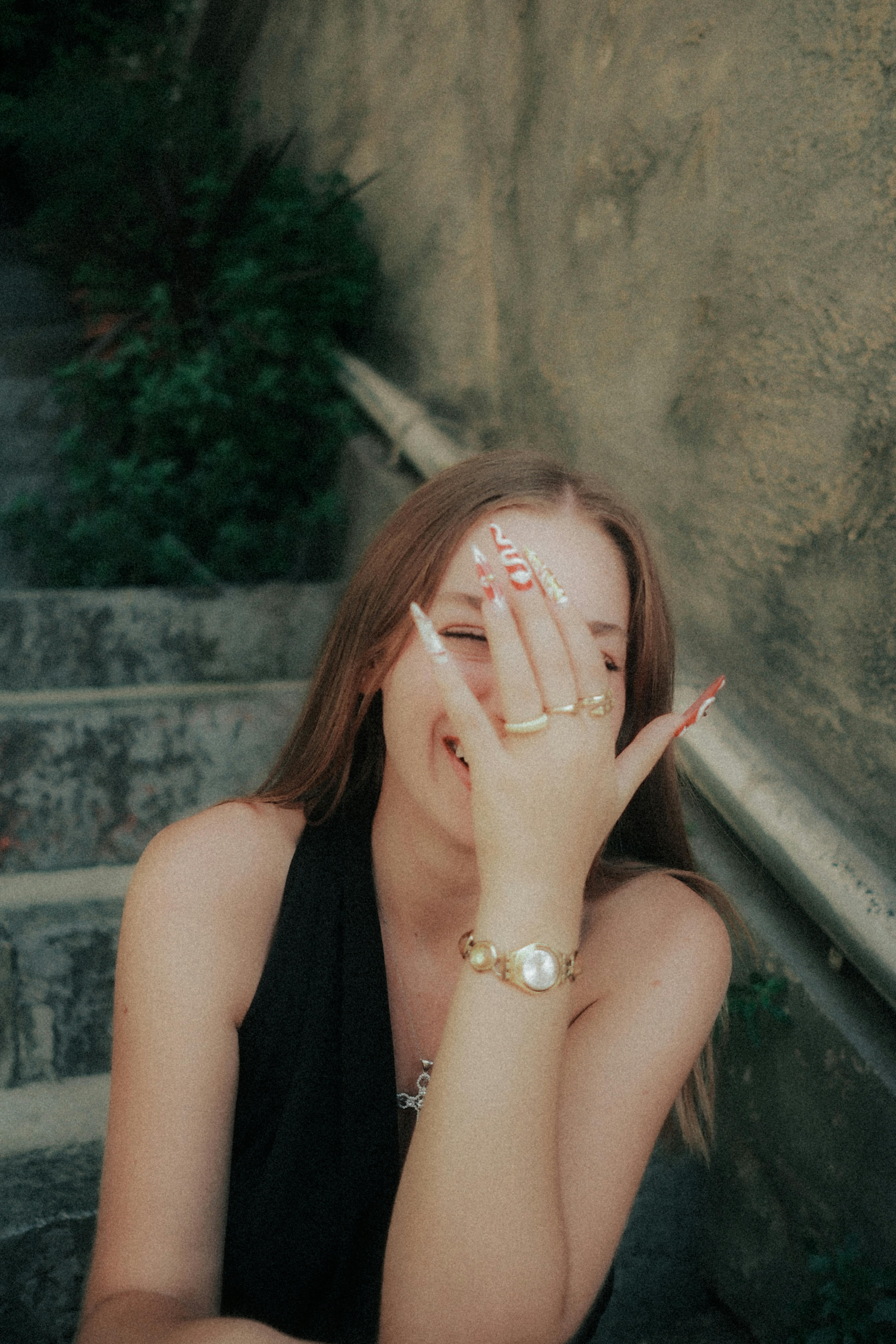 Une femme qui rit | Source : Pexels