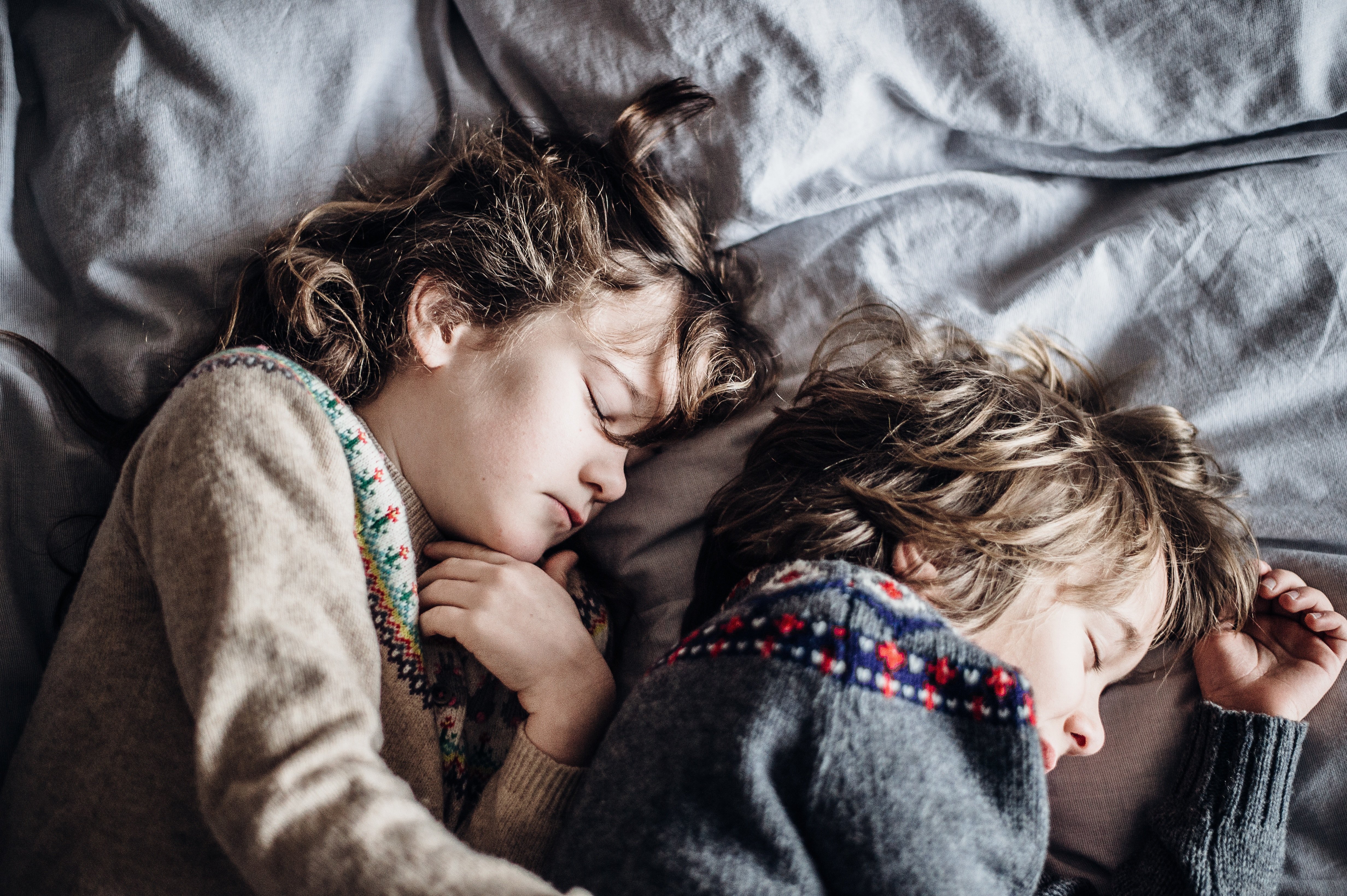Deux enfants endormis. l Source: Unsplash