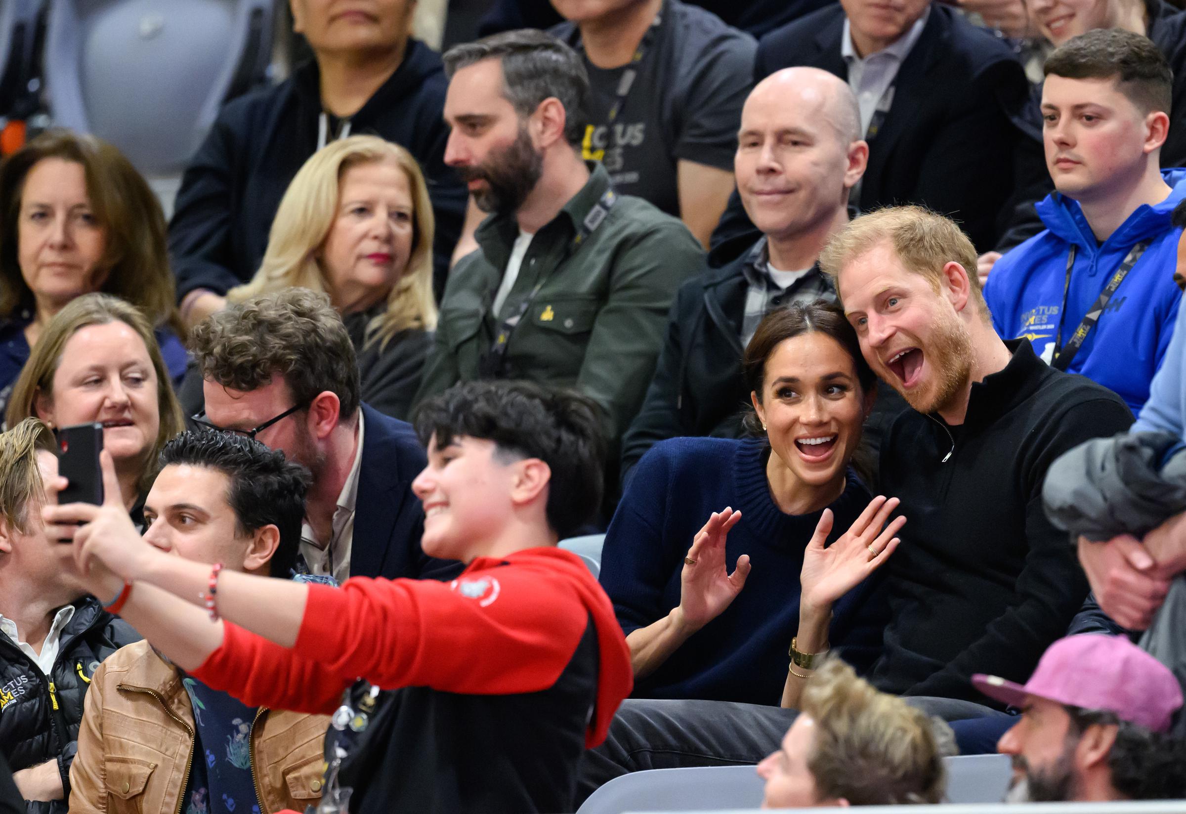 Meghan, duchesse de Sussex et le prince Harry, duc de Sussex, assistent au basket-ball en fauteuil roulant lors de la première journée des Jeux Invictus 2025 au Centre des congrès de Vancouver, à Vancouver, en Colombie-Britannique, le 9 février 2025 | Source : Getty Images