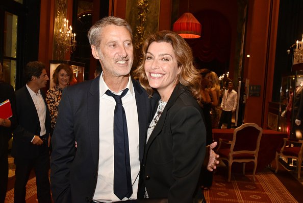Antoine de Caunes et Daphne Roulier,  le 2 septembre 2016 à Deauville, France. | Photo : Getty Images
