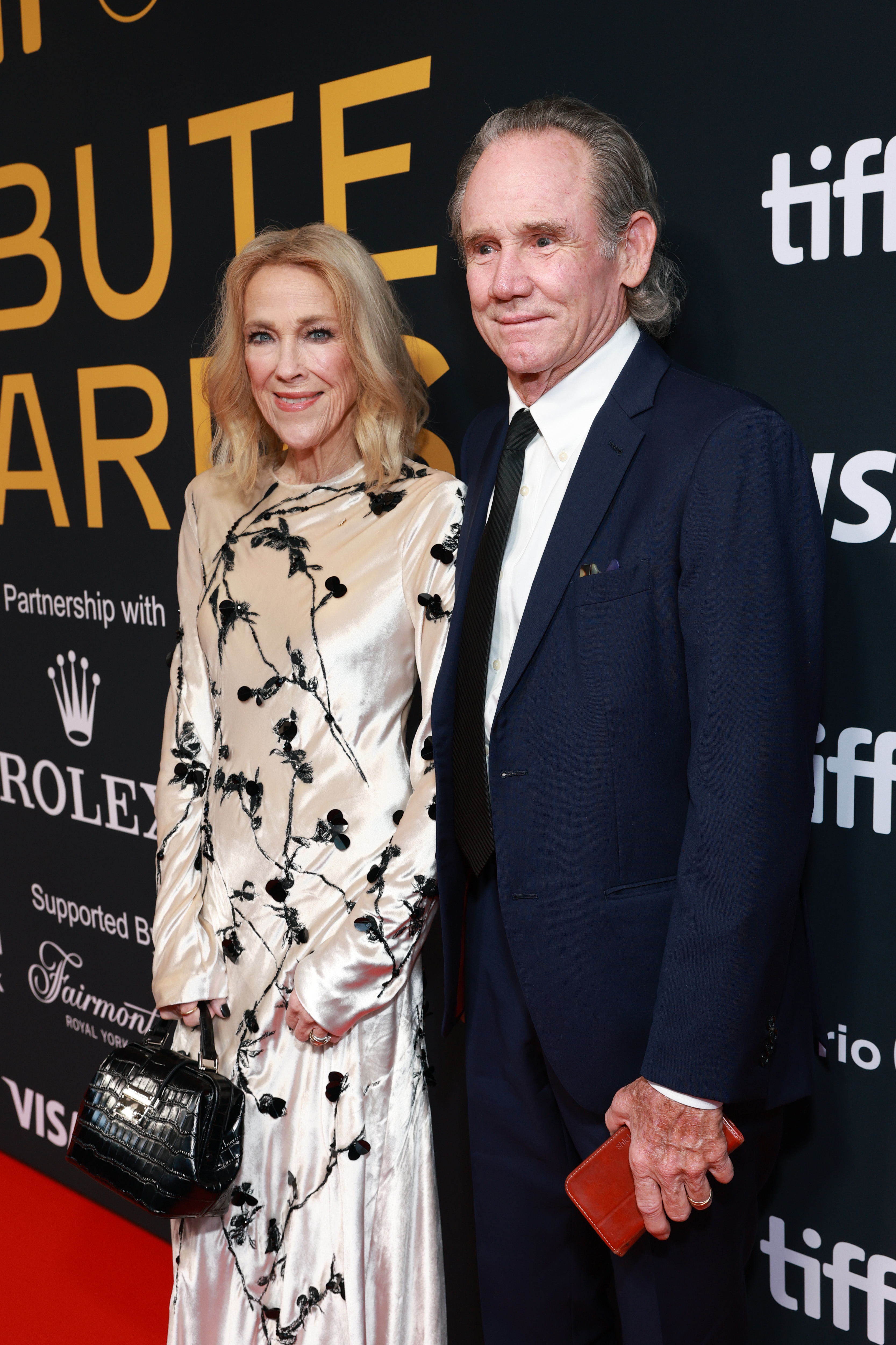 Catherine O'Hara et Bo Welch assistent aux TIFF Tribute Awards. | Source : Getty Image