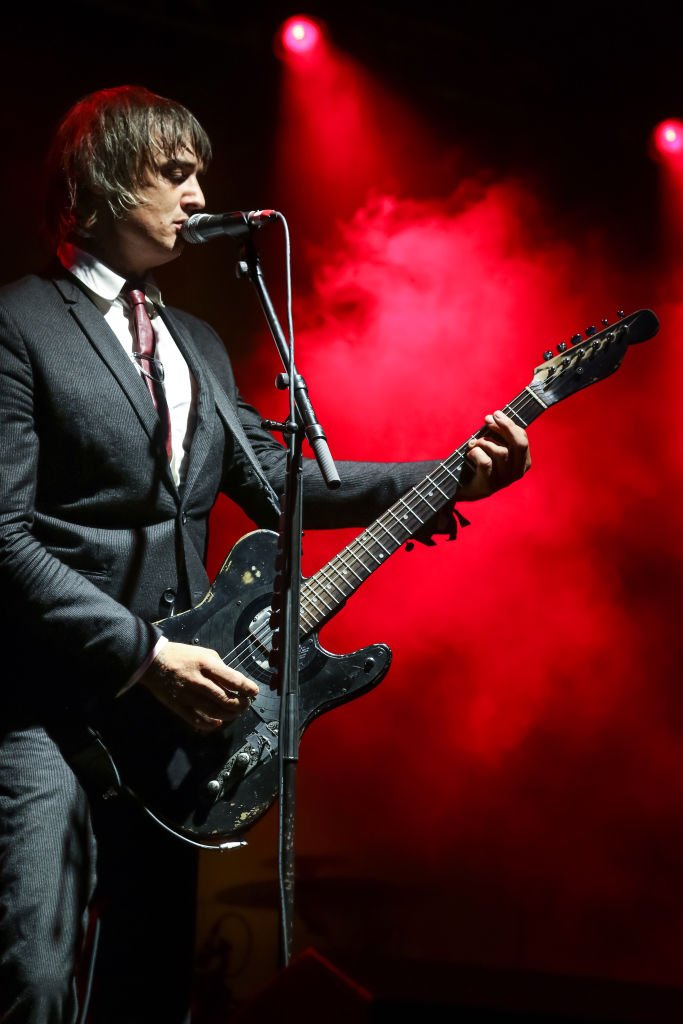 Pete Doherty des Libertines sur la scène principale lors de Kendal Calling 2018 au Lowther Deer Park le 29 juillet 2018 à Kendal, Angleterre | Photo : Getty Images.