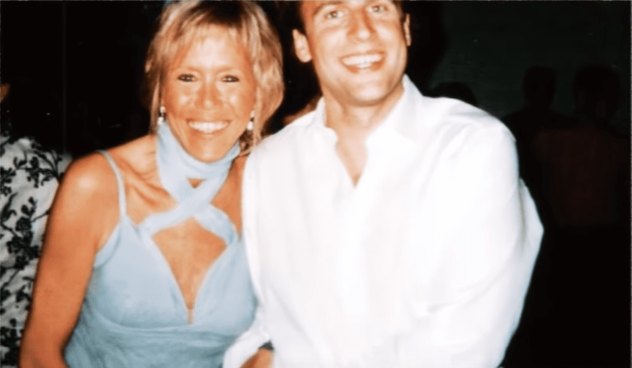 Brigitte Macron : Le saviez vous pourquoi on ne trouve aucune photo de son ex mari  |  koi de neuf? Buzz : Youtube