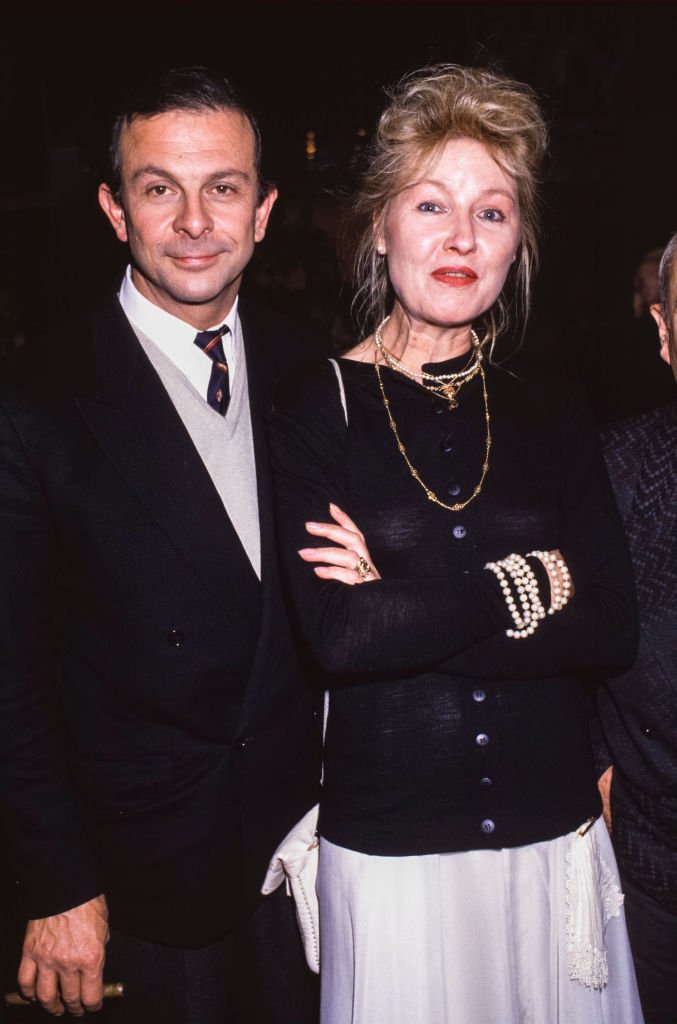 Roland Giraud et sa femme lors d'une soirée à Paris en décembre 1988. l Source : Getty Images