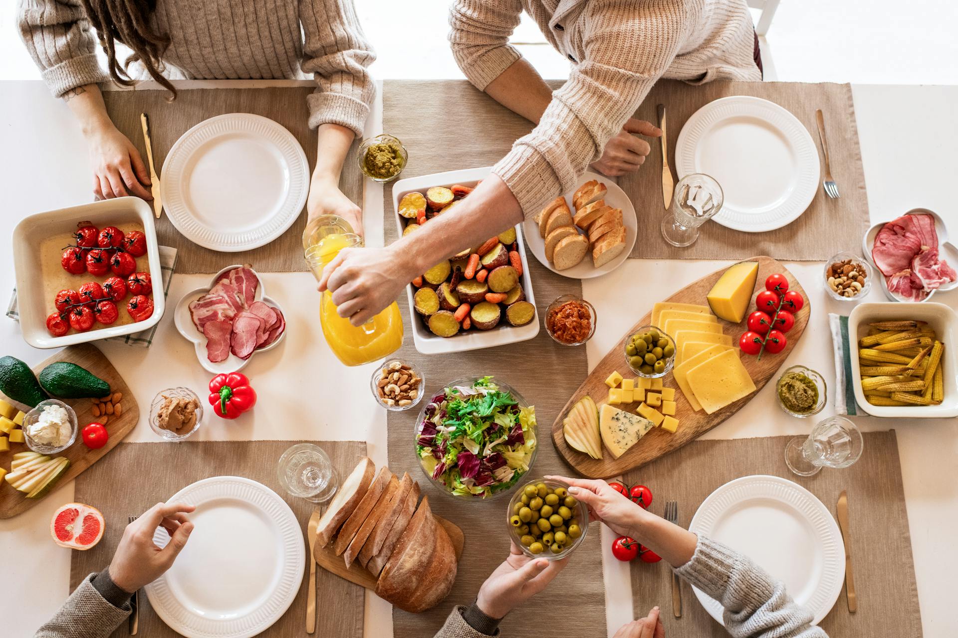 Un dîner en famille | Source : Pexels