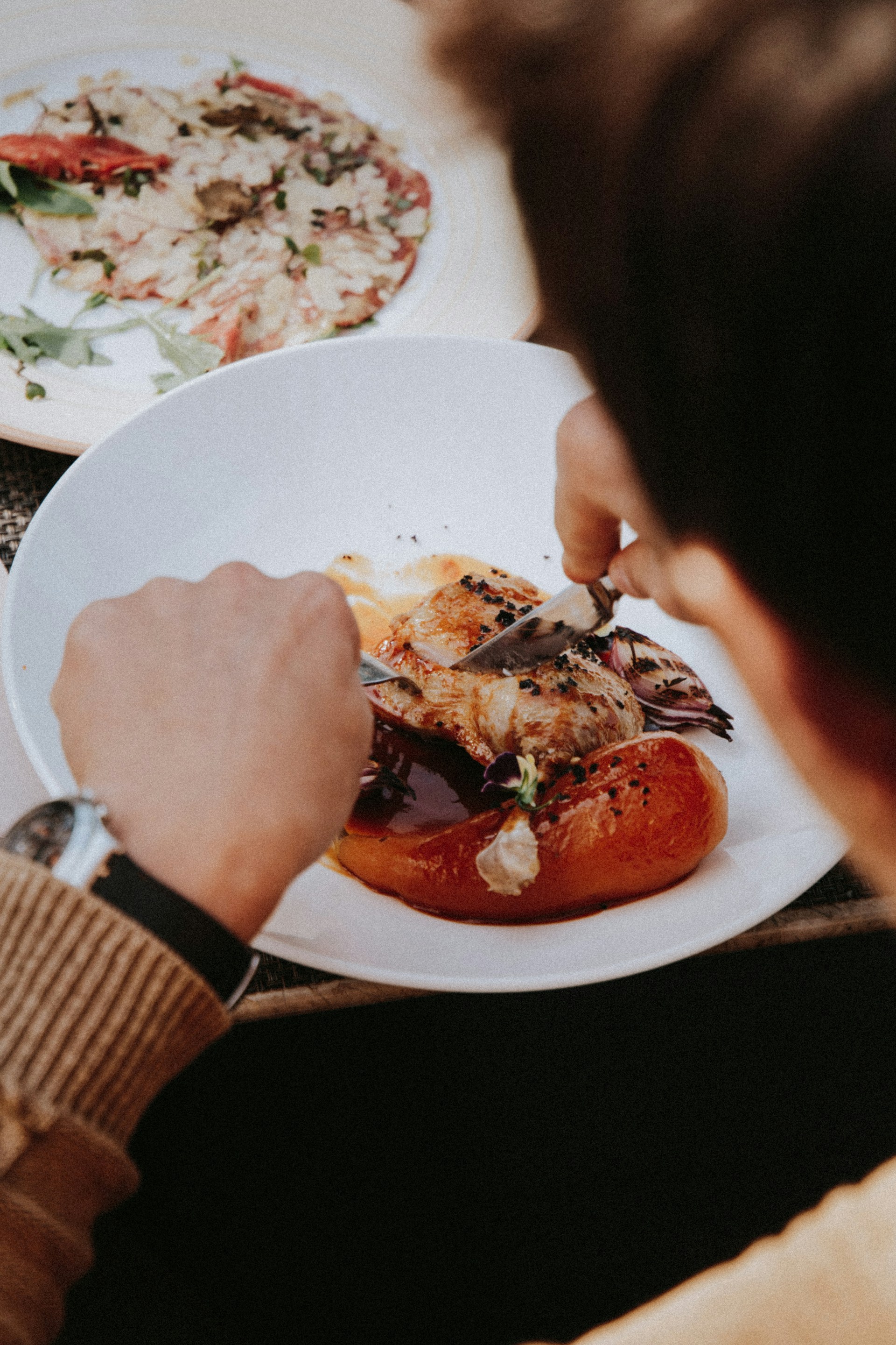 Une personne prenant son repas | Source : Unsplash