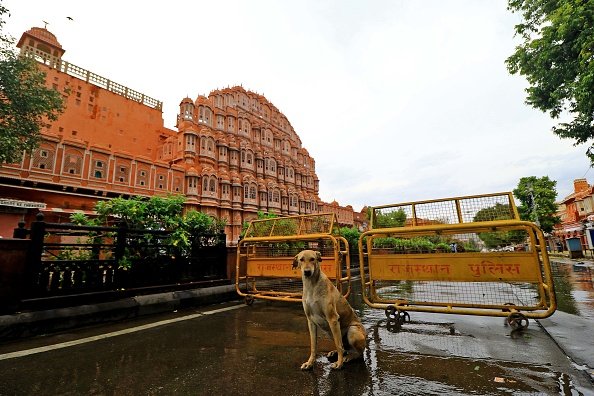 Une vue de la région déserte de Hawa Mahal, Badi Chopad.|Photo : Getty Images