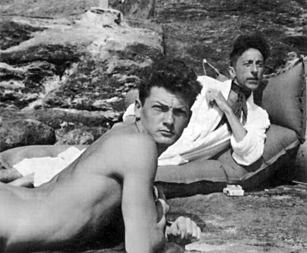 Jean Cocteau et Jean Marais à la plage à Pramousquier en 1938. l Photo : Getty Images