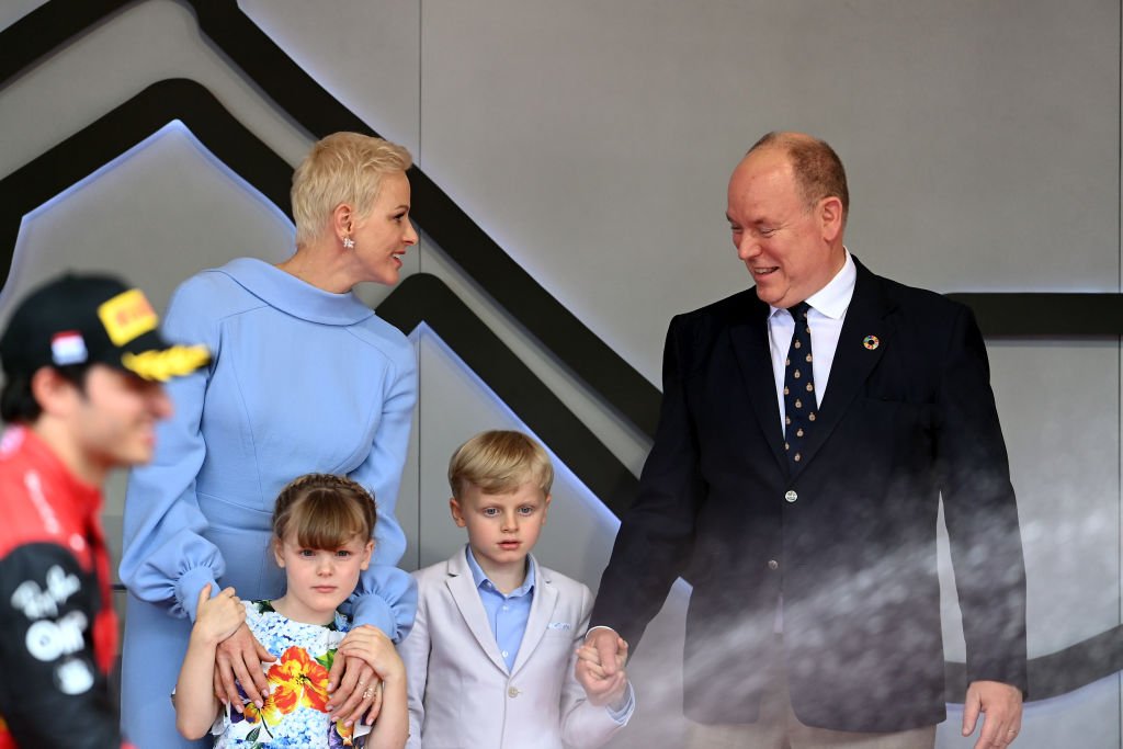 La Princesse Charlen, la Princesse Gabriella, le Prince Jacques et le Prince Albert II de Monaco assistent au Grand Prix F1 de Monaco au Circuit de Monaco le 29 mai 2022 à Monte-Carlo, Monaco. | Photo : Getty Images