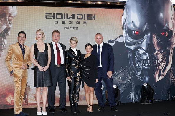 Arnold Schwarzenegger, Linda Hamilton, et d'autres acteurs de ''Terminator'' : Dark Fate assiste à la première de Séoul du film | Photo : Getty Images