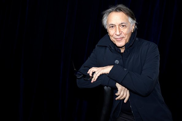 Richard Berry pose lors d'une séance de portrait à Paris. |Photo : Getty Images