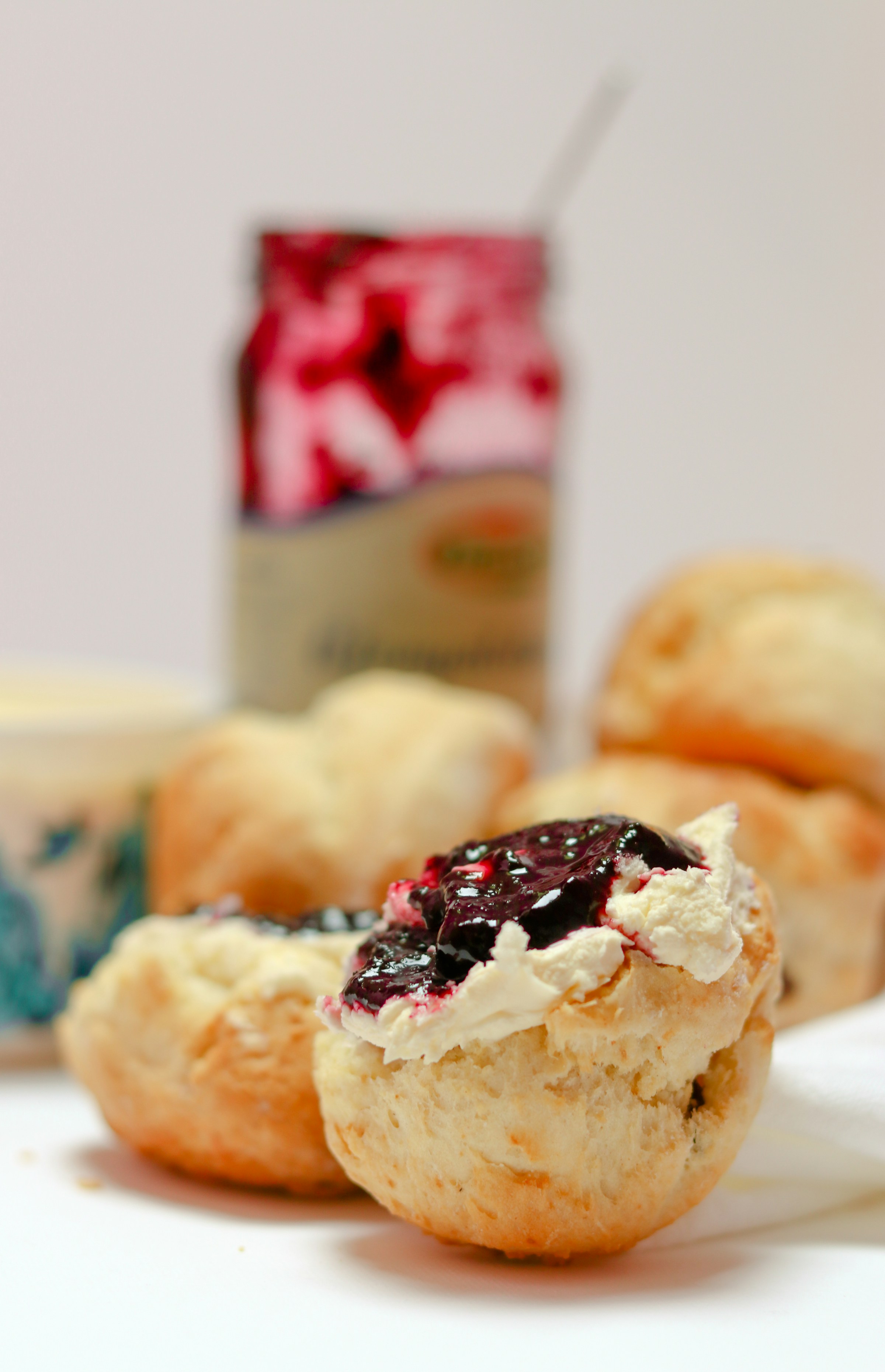 Scones et confiture | Source : Unsplash