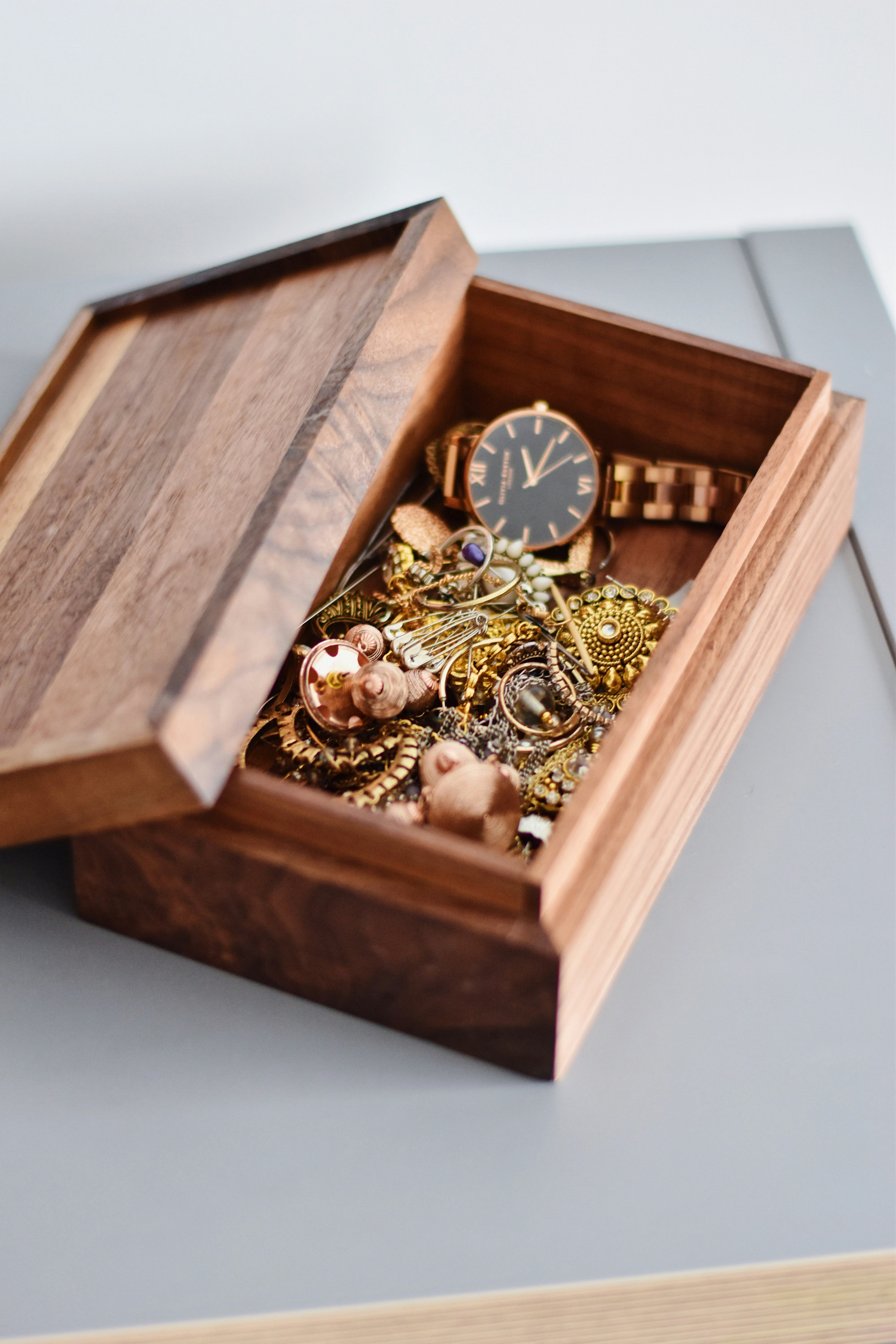 Une boîte remplie de bijoux | Source : Unsplash
