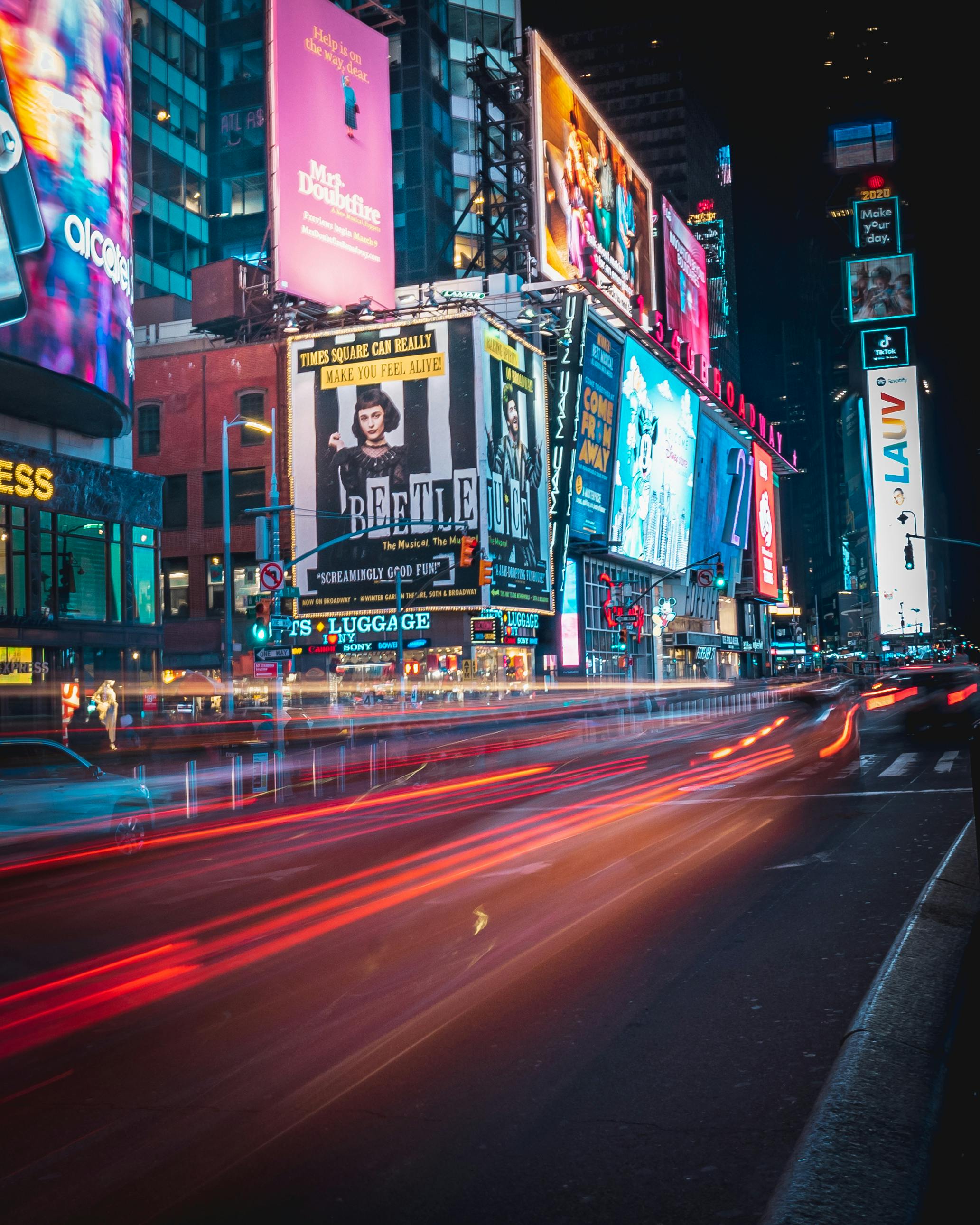 Représentation de Times Square à New York la nuit | Source : Pexels