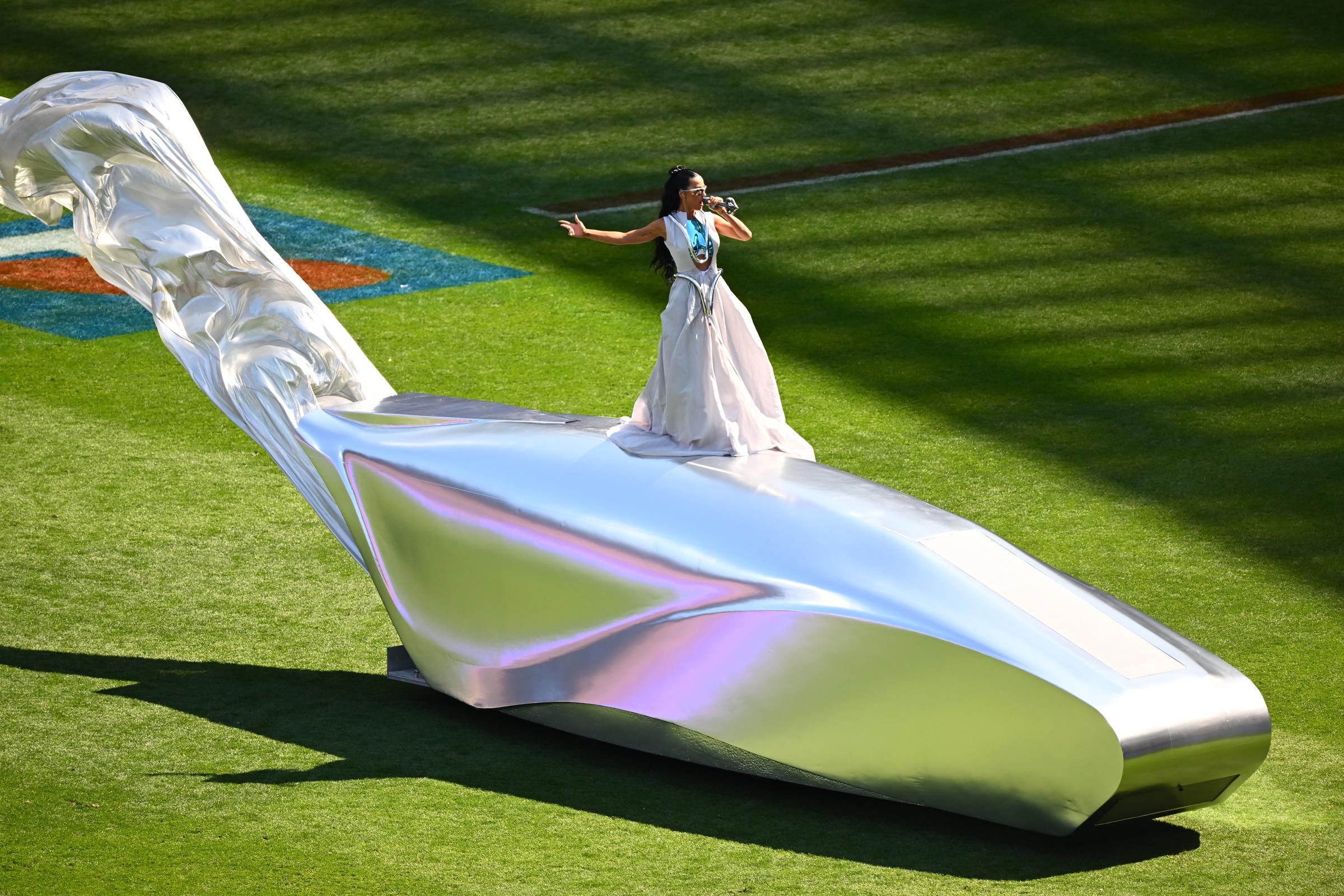 Katy Perry se produit avant le match de la grande finale de l'AFL entre les Sydney Swans et les Brisbane Lions au Melbourne Cricket Ground à Melbourne, en Australie, le 28 septembre 2024 | Source : Getty Images