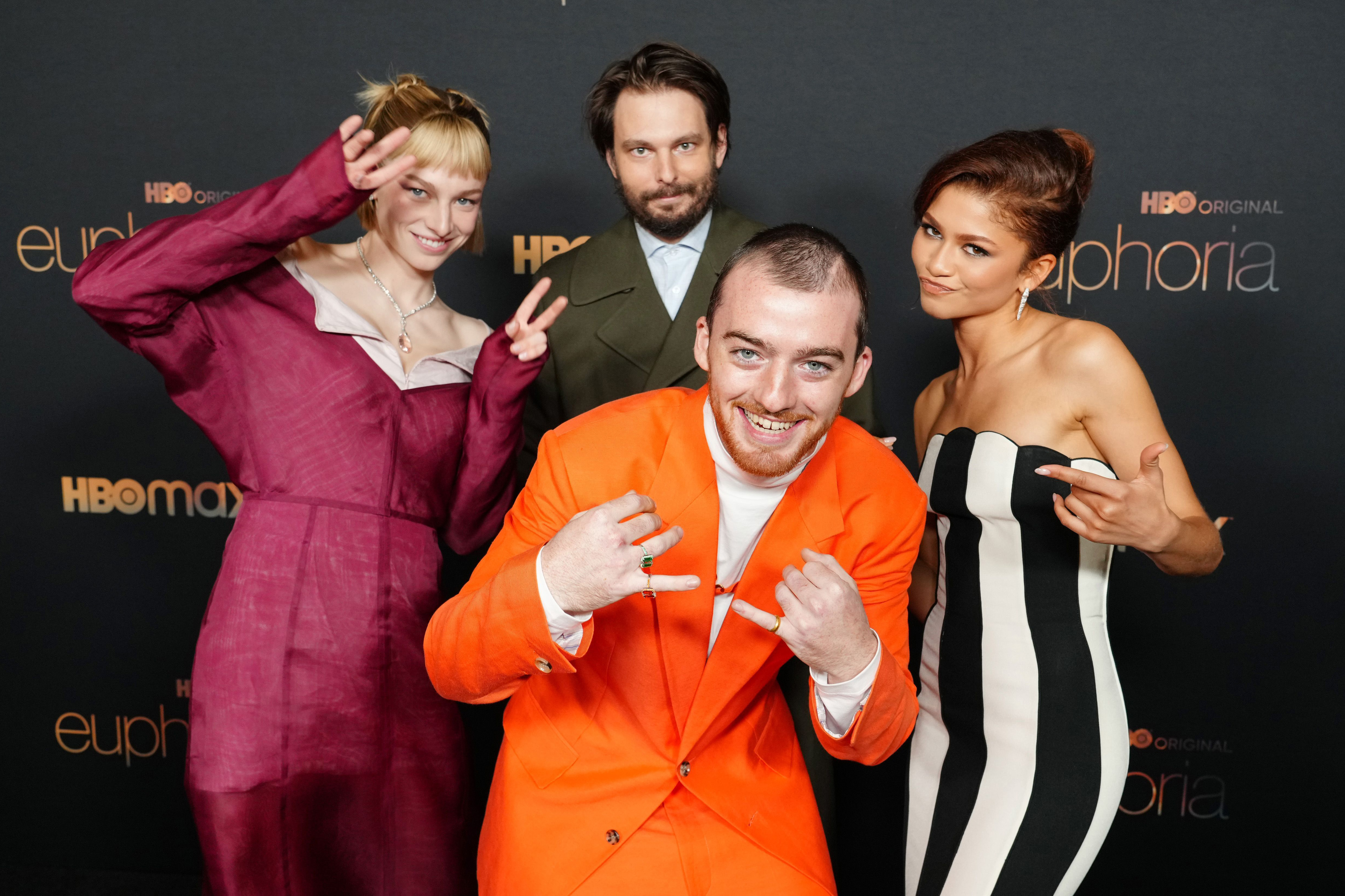 Hunter Schafer, Sam Levinson, Angus Cloud et Zendaya assistent au photo call de "Euphoria" le 5 janvier 2022 à Los Angeles, Californie | Source : Getty Images