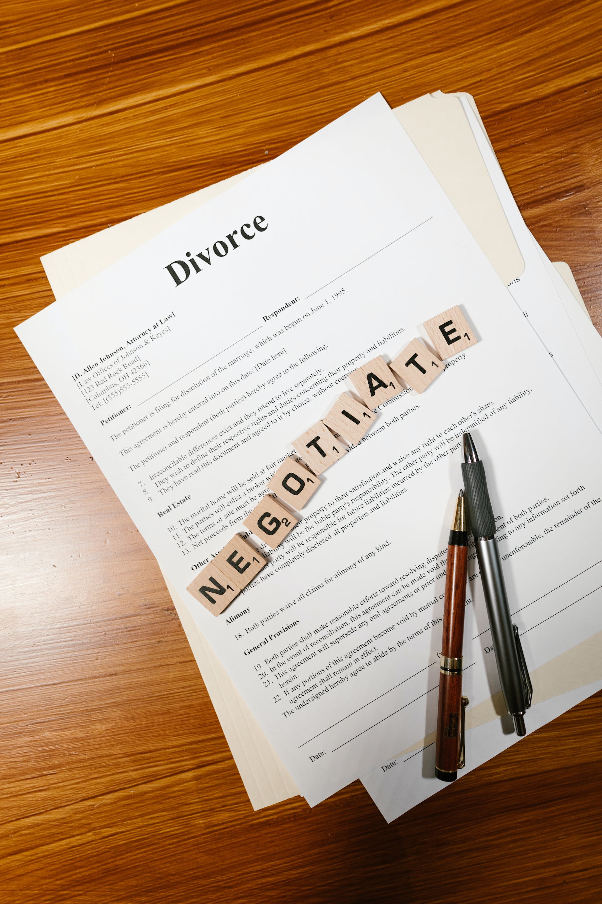 Une convention de divorce sur papier | Source : Pexels