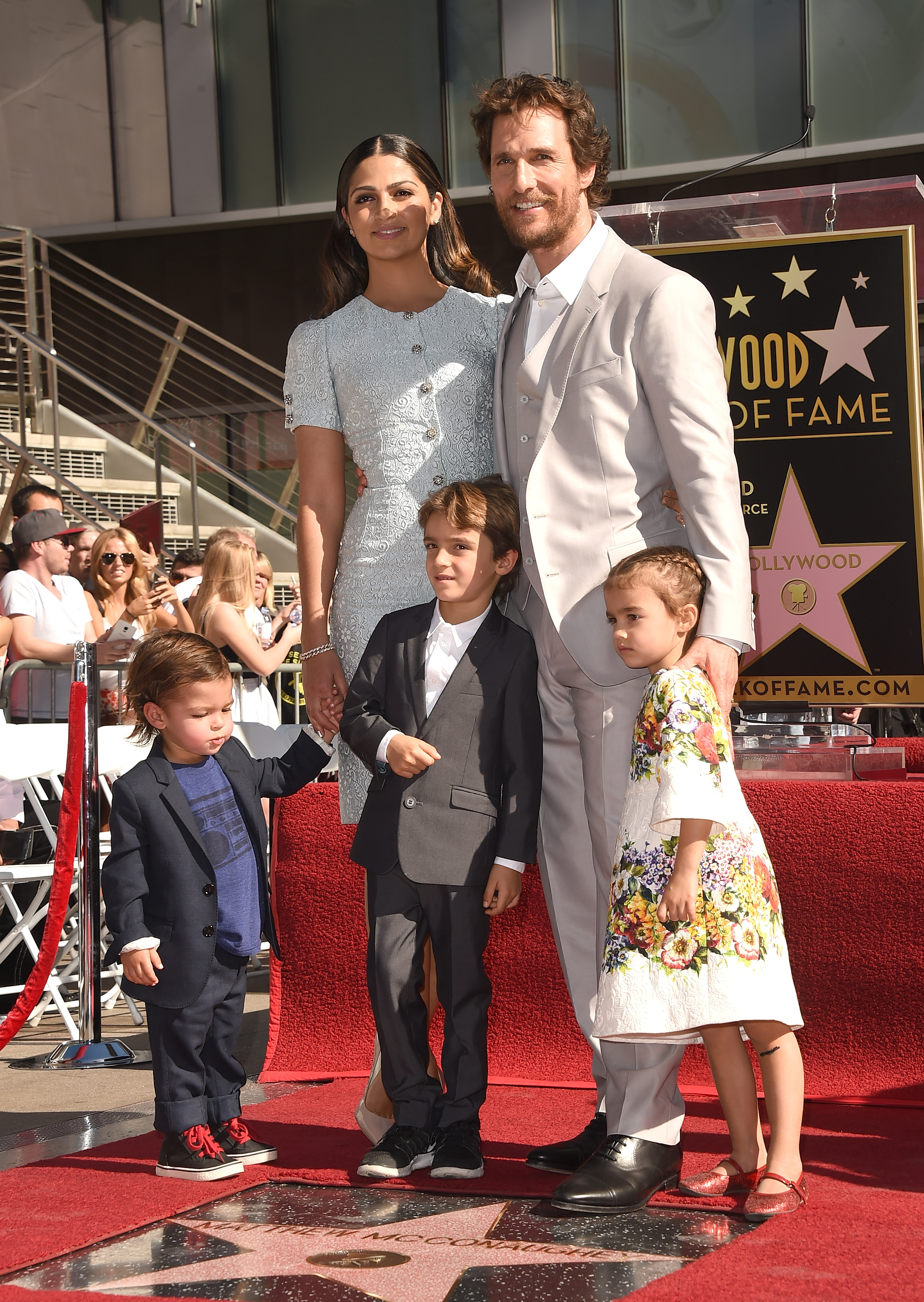 Matthew McConaughey et sa femme Camila Alves et leurs enfants Levi, Livingston, et Vida McConaughey à la cérémonie du Hollywood Walk of Fame pour l'acteur le 17 novembre 2014, à Hollywood, Californie | Source : Getty Images