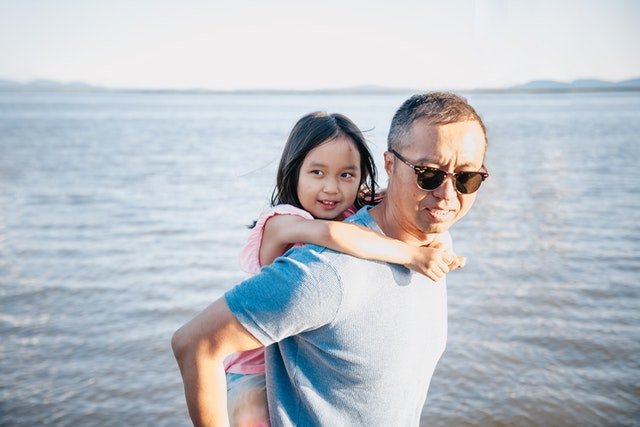 Un papa et sa fille | Photo : Pexels