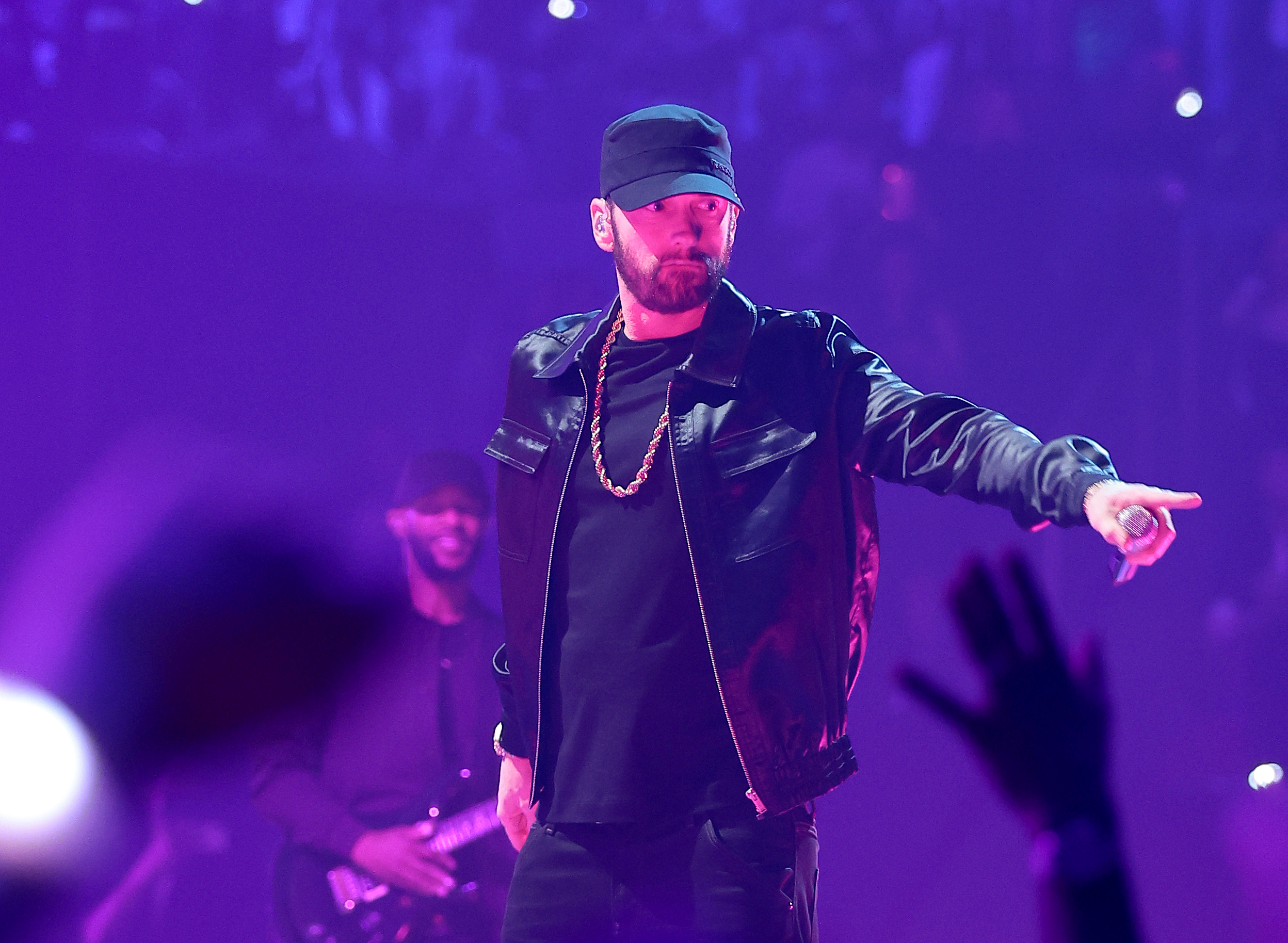Eminem se produit sur scène lors des MTV VMA au Prudential Center le 28 août 2022, à Newark, dans le New Jersey. | Source : Getty Images