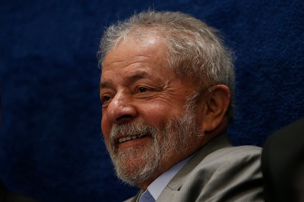 Luiz Inacio Lula da Silva assiste au procès de destitution de la présidente brésilienne Dilma Rousseff au Sénat le 29 août 2016 à Brasilia, au Brésil. | Photo : Getty Images