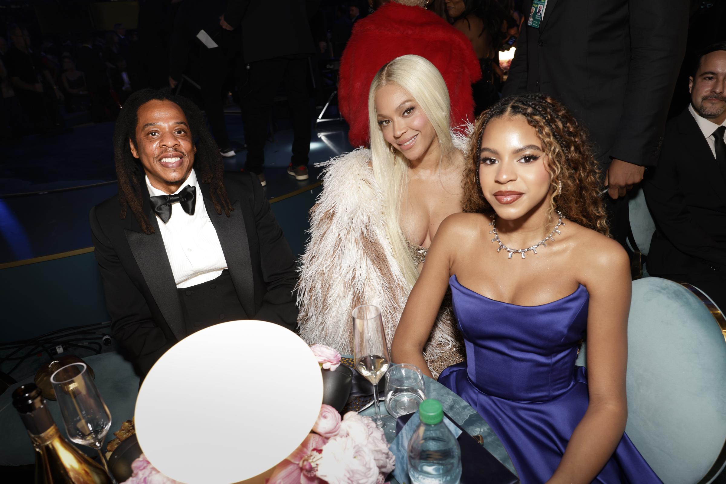 Jay-Z, Beyonce et Blue Ivy Carter lors de la 67e cérémonie annuelle des Grammy Awards, diffusée en direct de la Crypto.com Arena à Los Angeles, Californie, le 2 février 2025 | Source : Getty Images