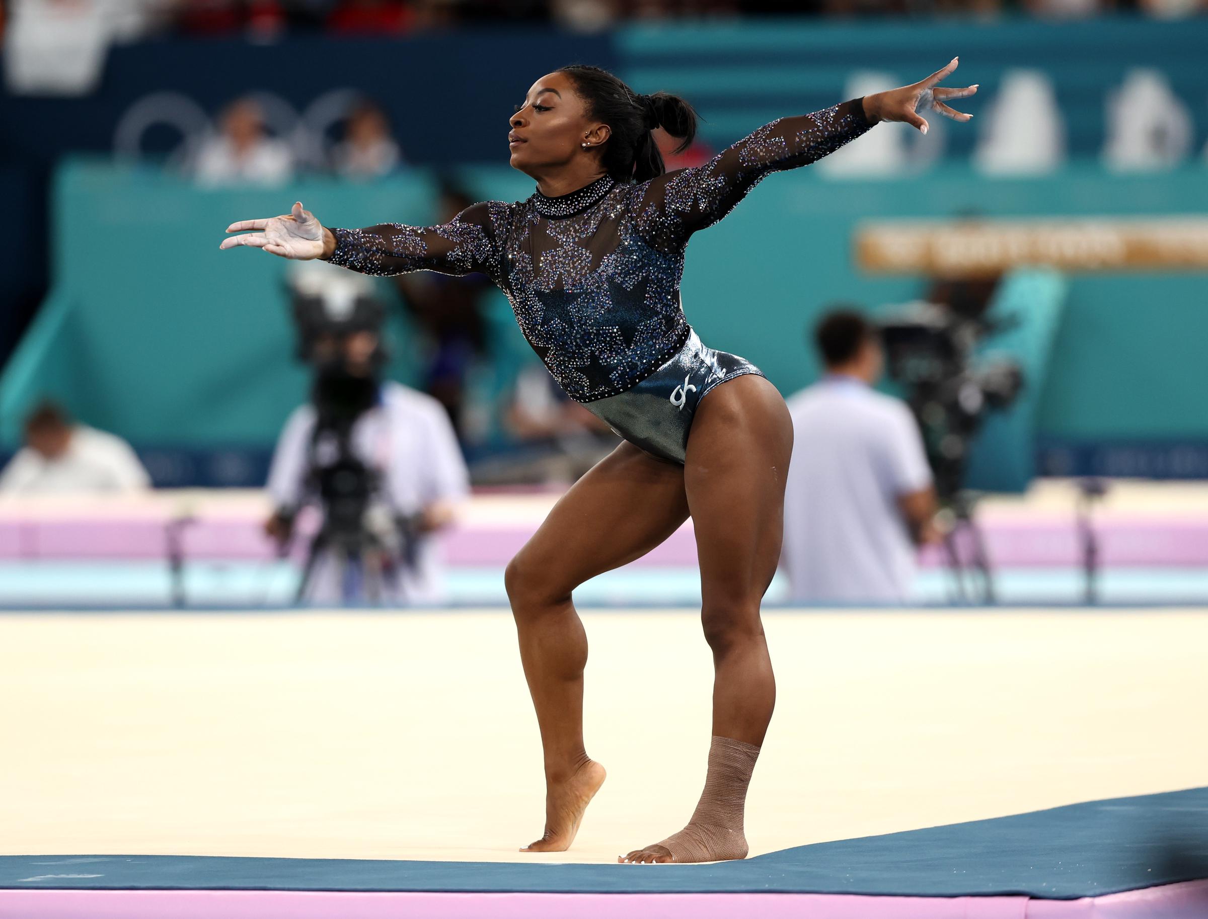 Simone Biles lors des qualifications féminines de gymnastique artistique à Paris, France, le 28 juillet 2024 | Source : Getty Images