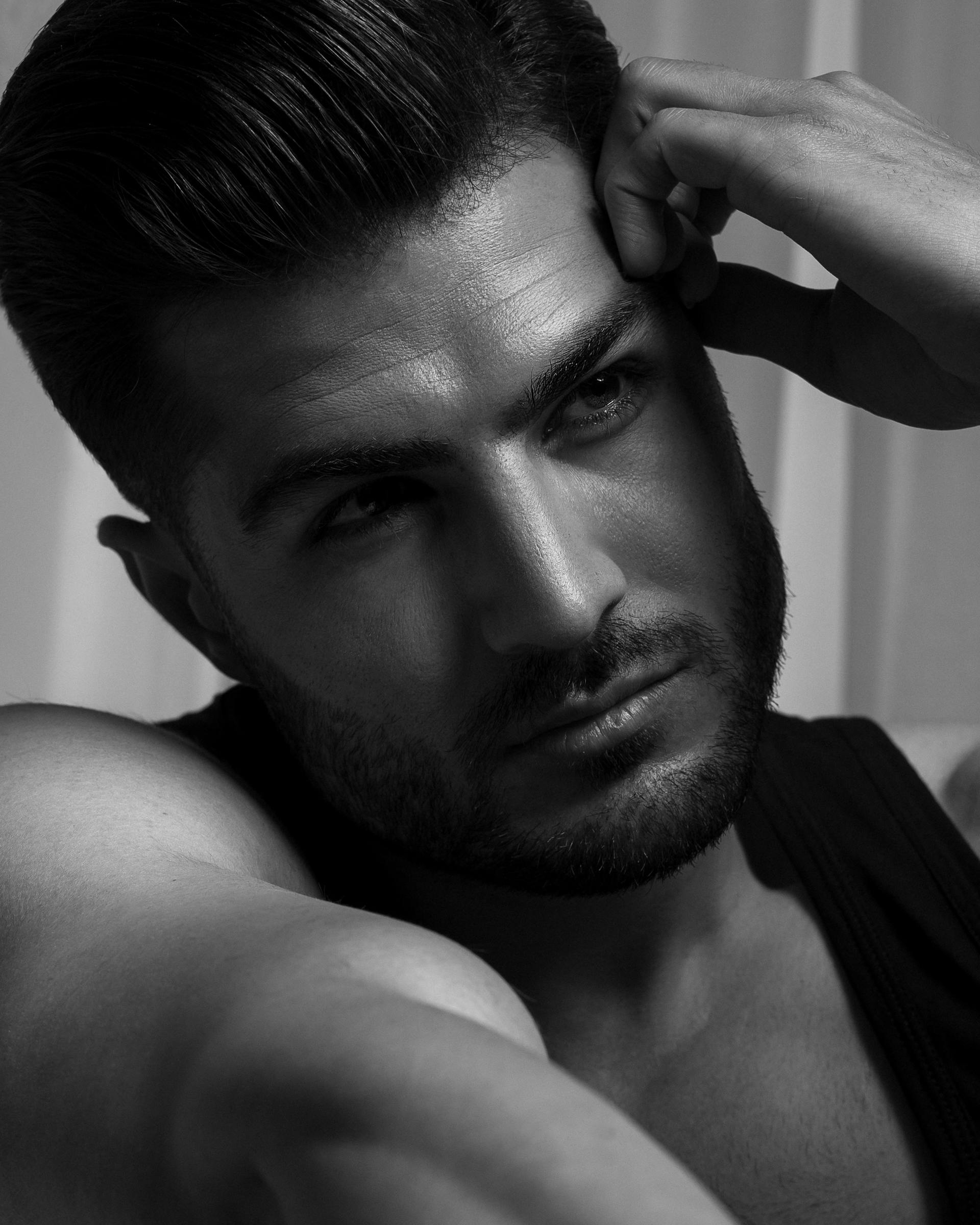 Un homme torse nu | Source : Pexels