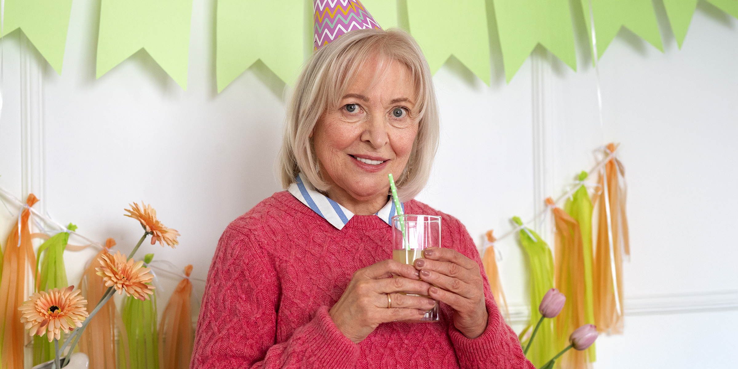 Une femme qui assiste à une célébration d'anniversaire | Source : Freepik