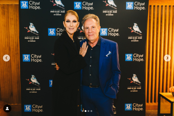 Céline Dion avec la personne honorée Jay Marciano posant pour des photos pendant le MFEI Spirit Of Life le 22 octobre 2024, à Los Angeles, en Californie. | Source : Instagram/celinedion /cityofhope