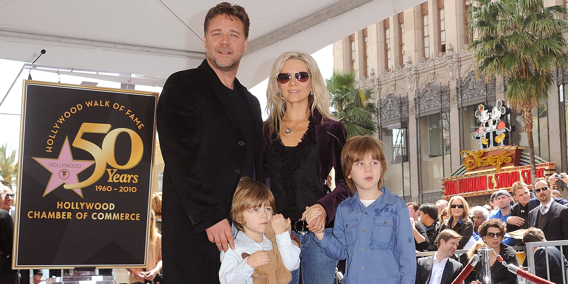 Rusell Crowe, Danielle Spencer, Tennyson Spencer Crowe, and Charles Spencer Crowe | Source : Getty Images
