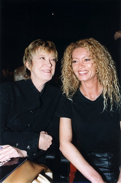 Alice Dona et sa fille Raphaëlle Ricci à la Générale de la comédie musicale Mégalopolis à Paris, France. | Photo : Getty Images