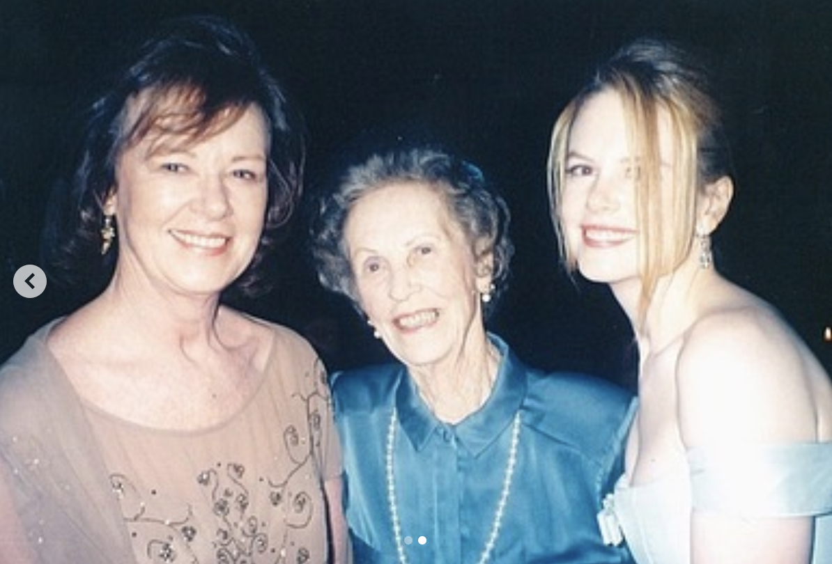 Nicole Kidman avec sa mère Janelle Anne Kidman et sa grand-mère, comme on le voit sur une photo datée du 14 mai 2023 | Source : Instagram/nicolekidman