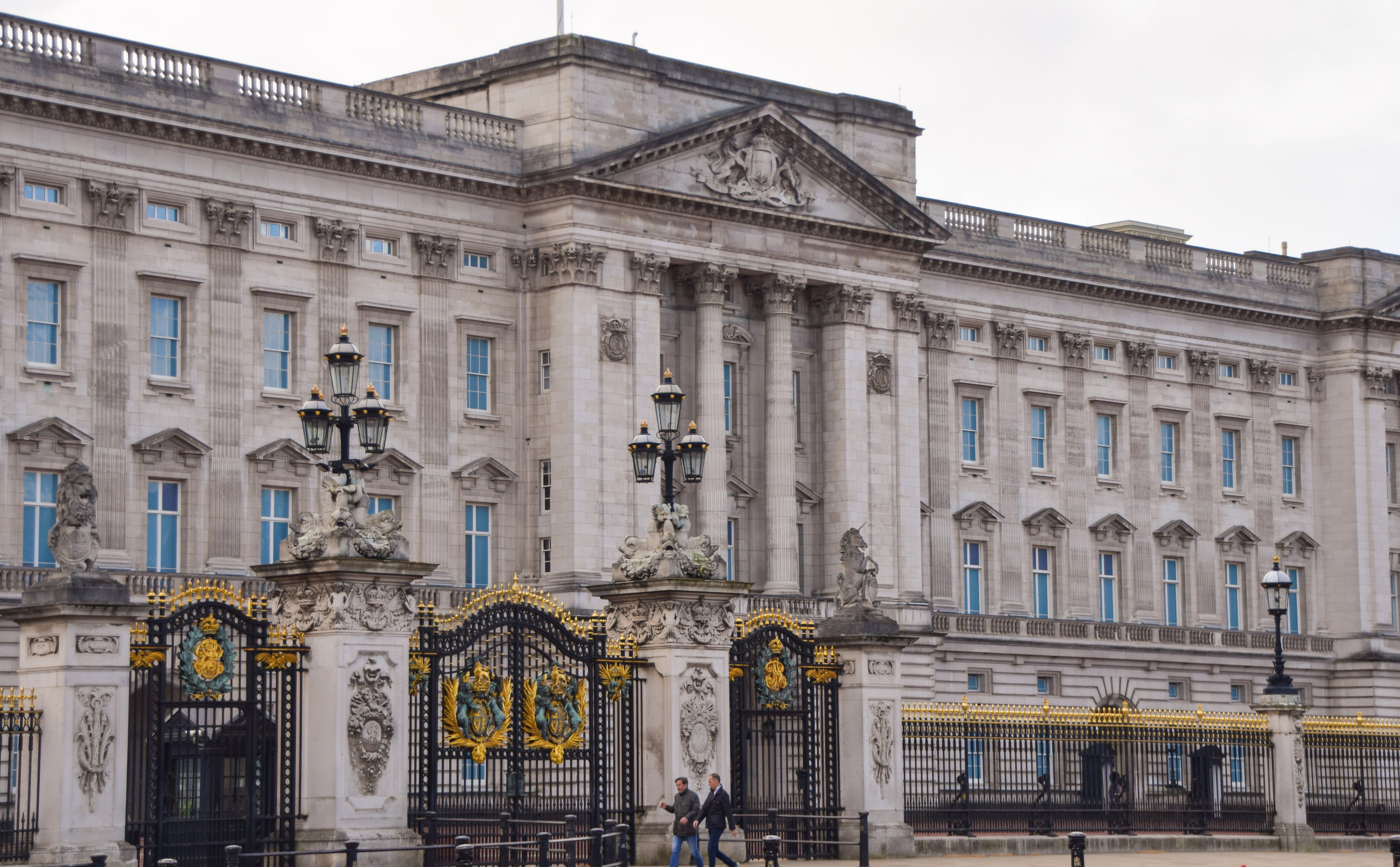 Photographie d'une vue extérieure du palais de Buckingham à Londres. | Source : Getty Images