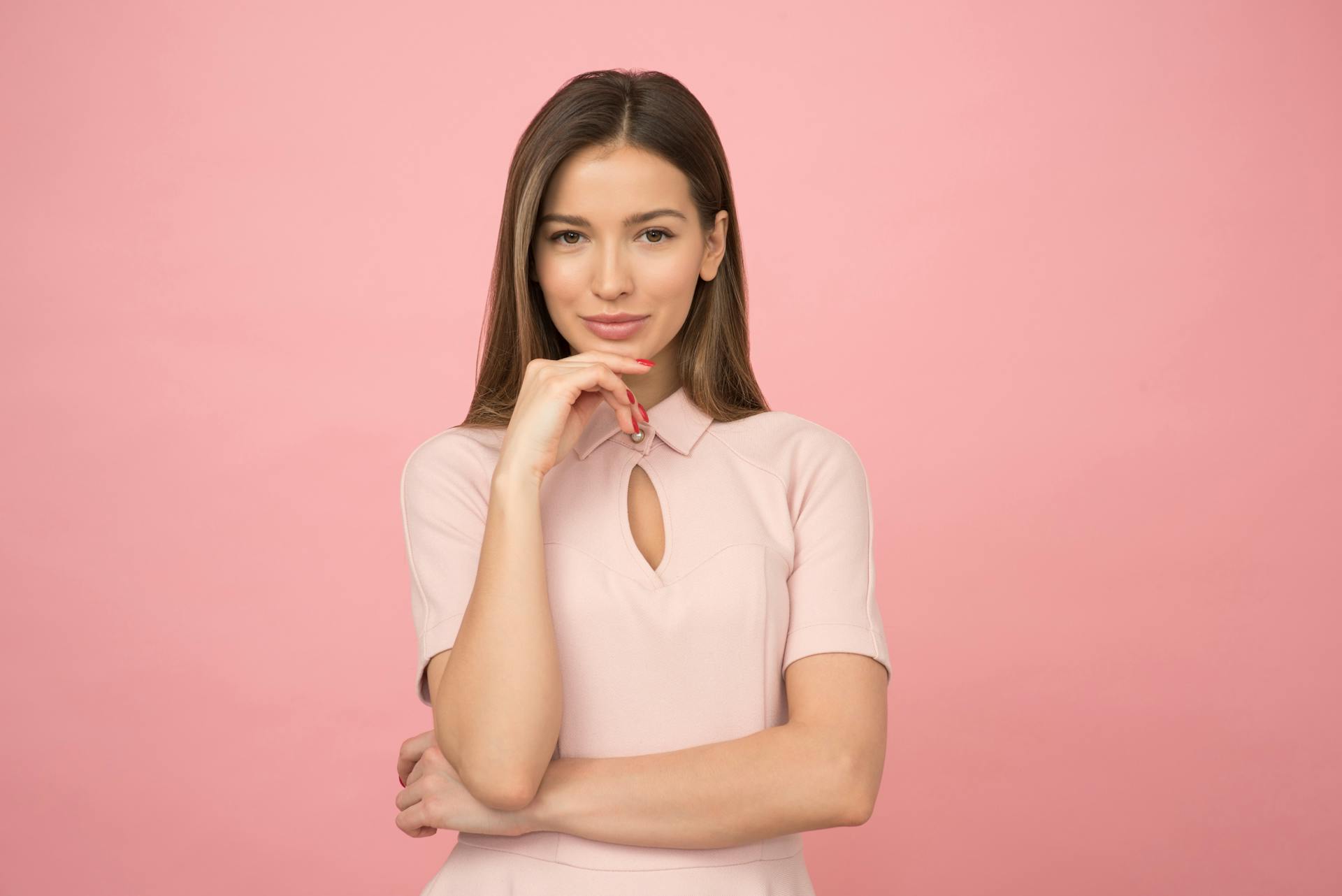 Une femme souriante | Source : Pexels