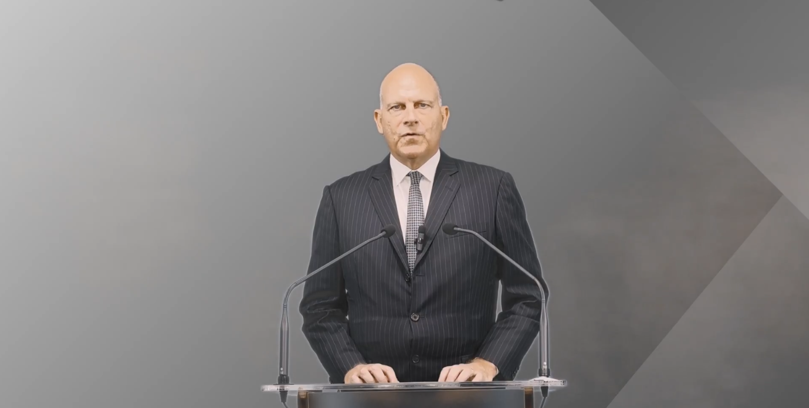 Le PDG d'Air India, Campbell Wilson, lors d'une conférence de presse après le crash de l'avion Boeing 787-8 Dreamliner le 12 juin 2025 | Source : X/airindia