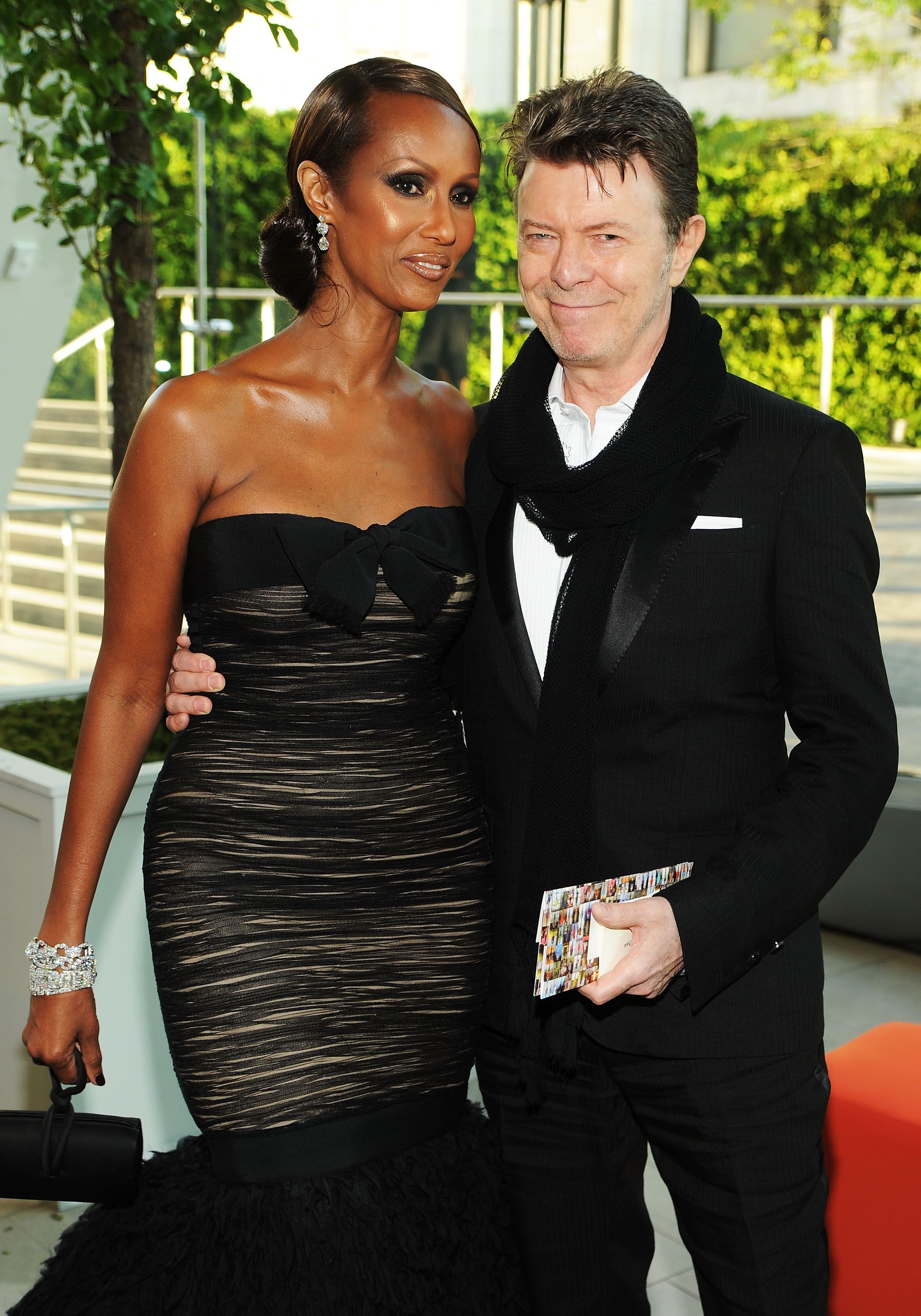 Iman et David Bowie lors des CFDA Fashion Awards 2010 à New York | Source : Dimitrios Kambouris/Getty Images
