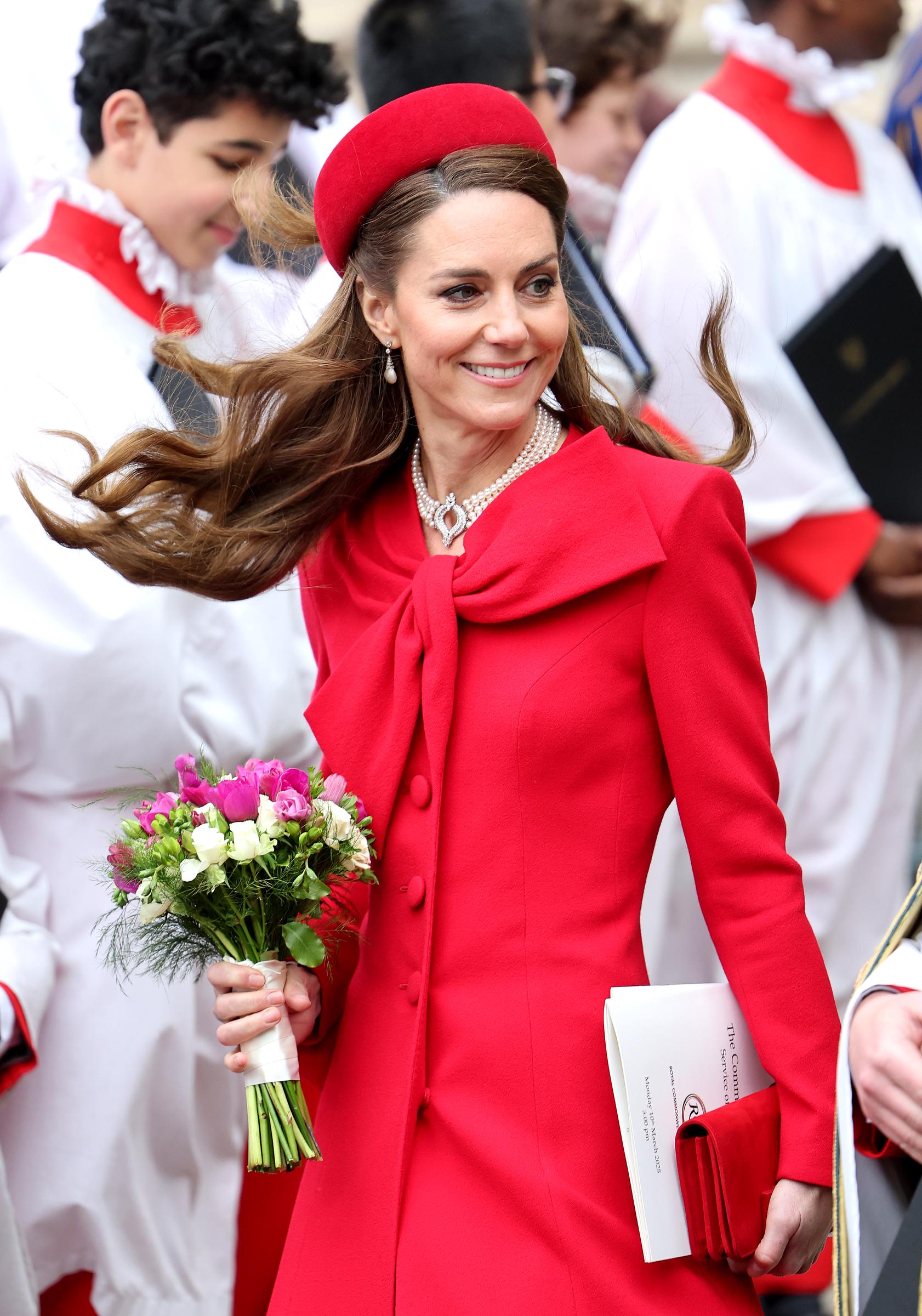 Catherine, princesse de Galles, sourit alors qu'elle quitte les célébrations du Jour du Commonwealth à l'abbaye de Westminster, le 10 mars 2025, à Londres, en Angleterre | Source : Getty Images