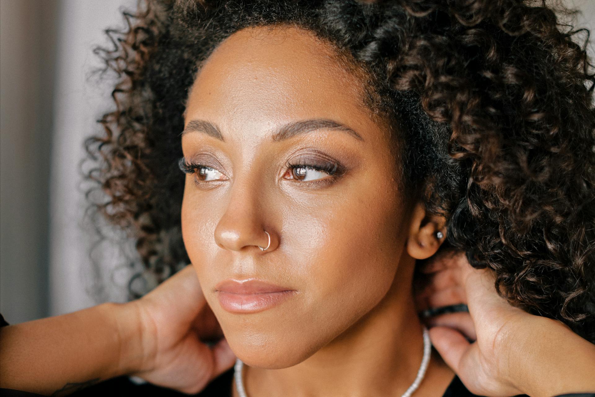 Une femme à l'air sévère | Source : Pexels