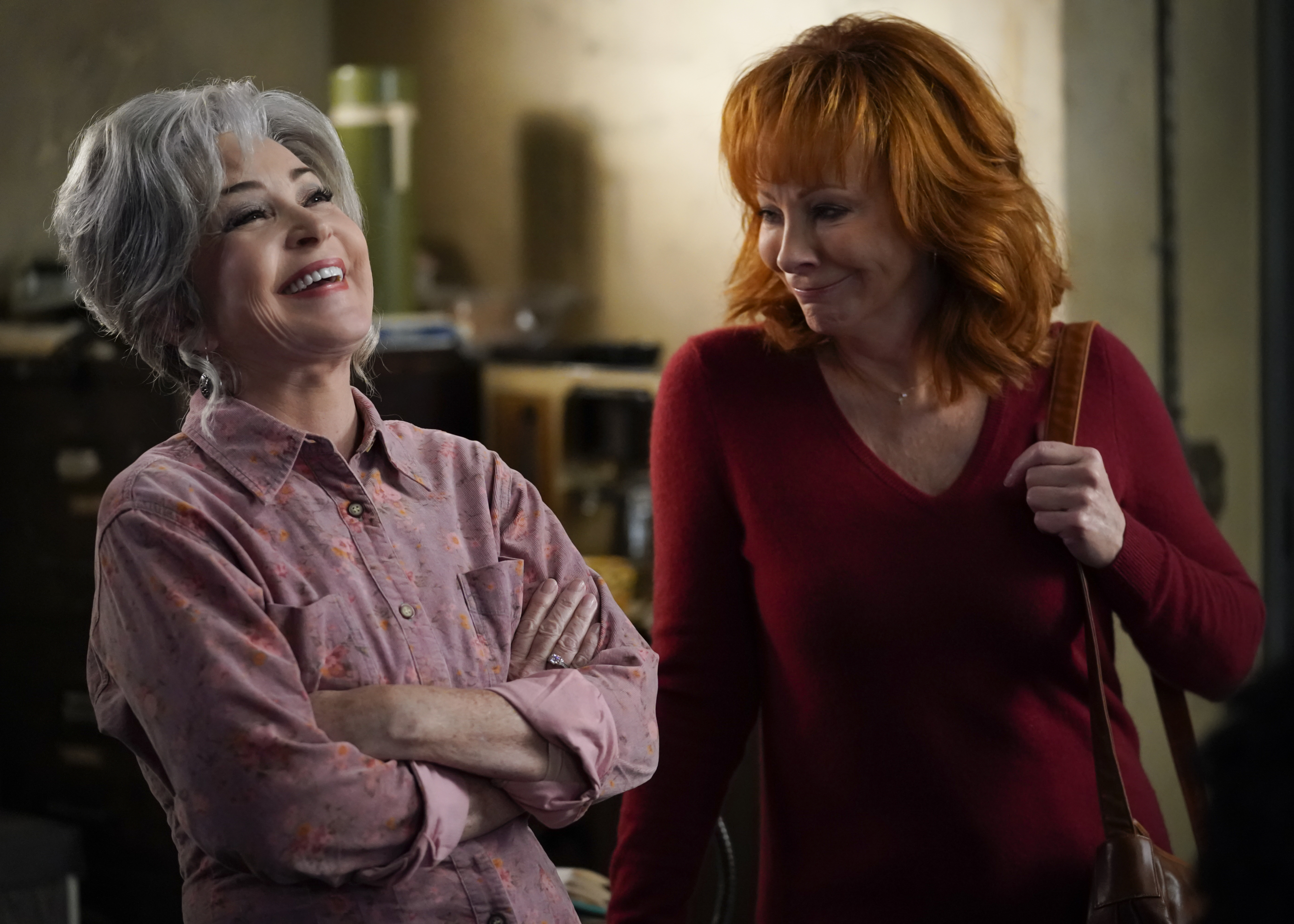 Reba McEntire et Wendie Malick reviennent dans le rôle de June et du professeur Hagemeyer dans la série "Young Sheldon" en Octobre 2021. | Source : Getty Images