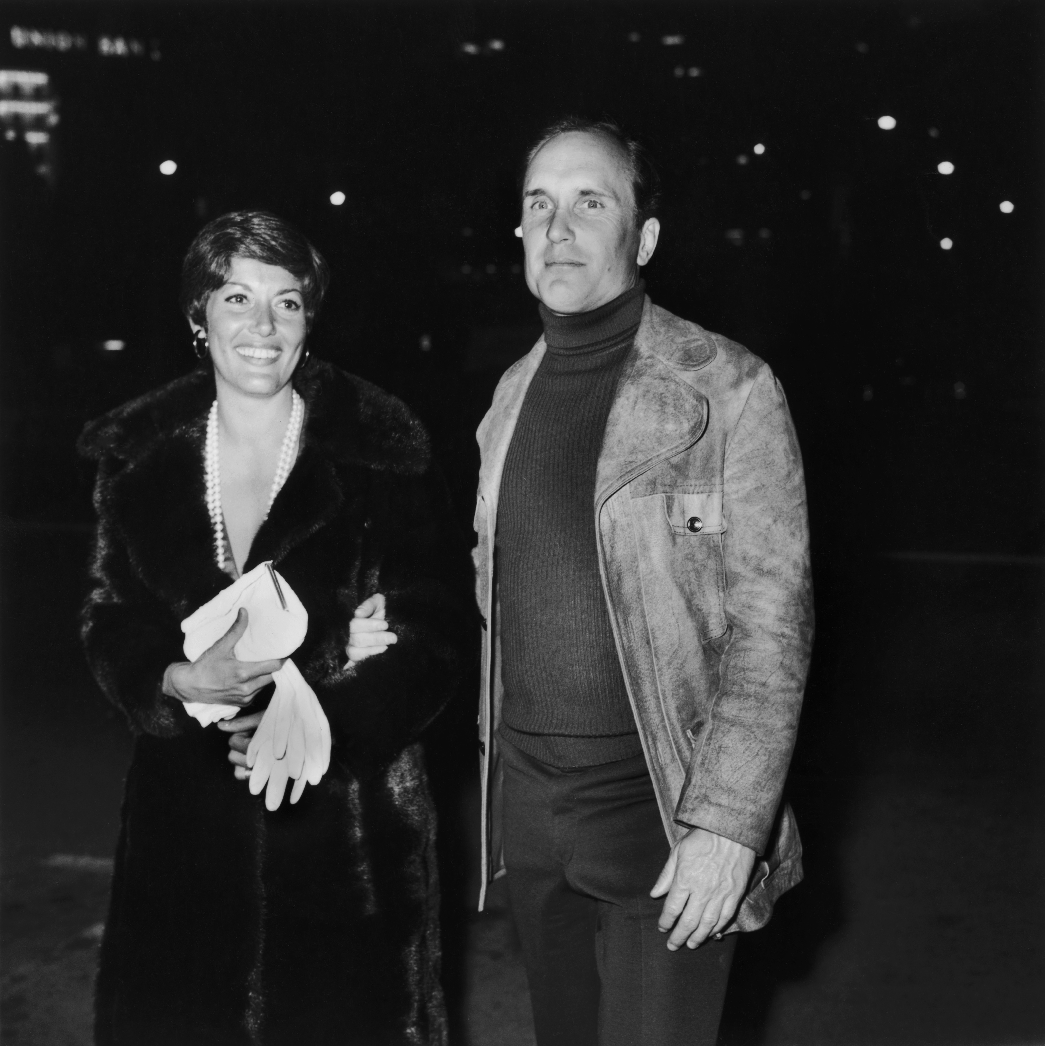 Barbara Benjamin et Robert Duvall lors de la soirée précédant la cérémonie des Oscars à Hollywood, Californie, en mars 1973. | Source : Getty Images