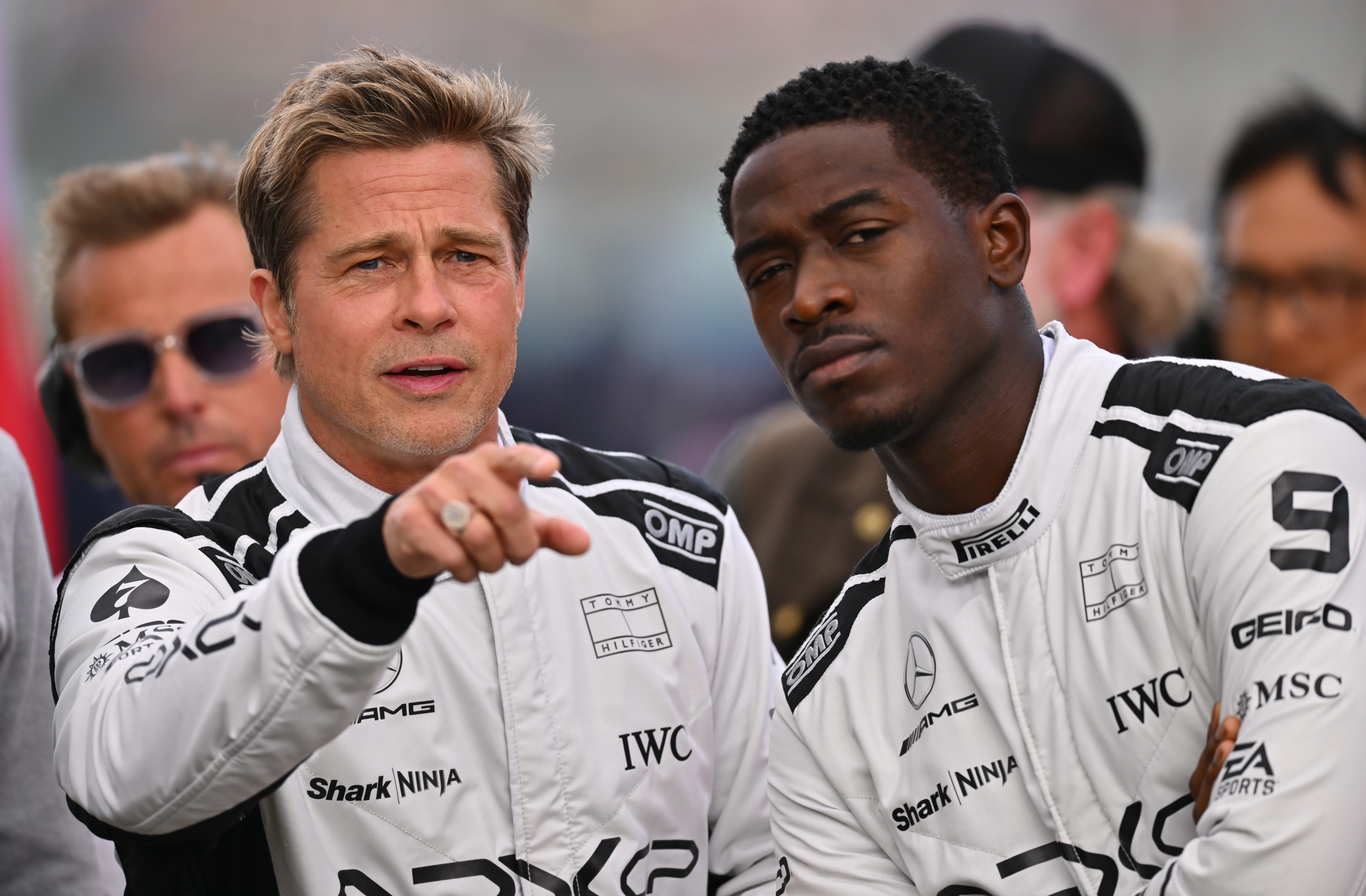 Brad Pitt et Damson Idris lors du Grand Prix de F1 de Grande-Bretagne à Northampton, en Angleterre, le 9 juillet 2023 | Source : Getty Images