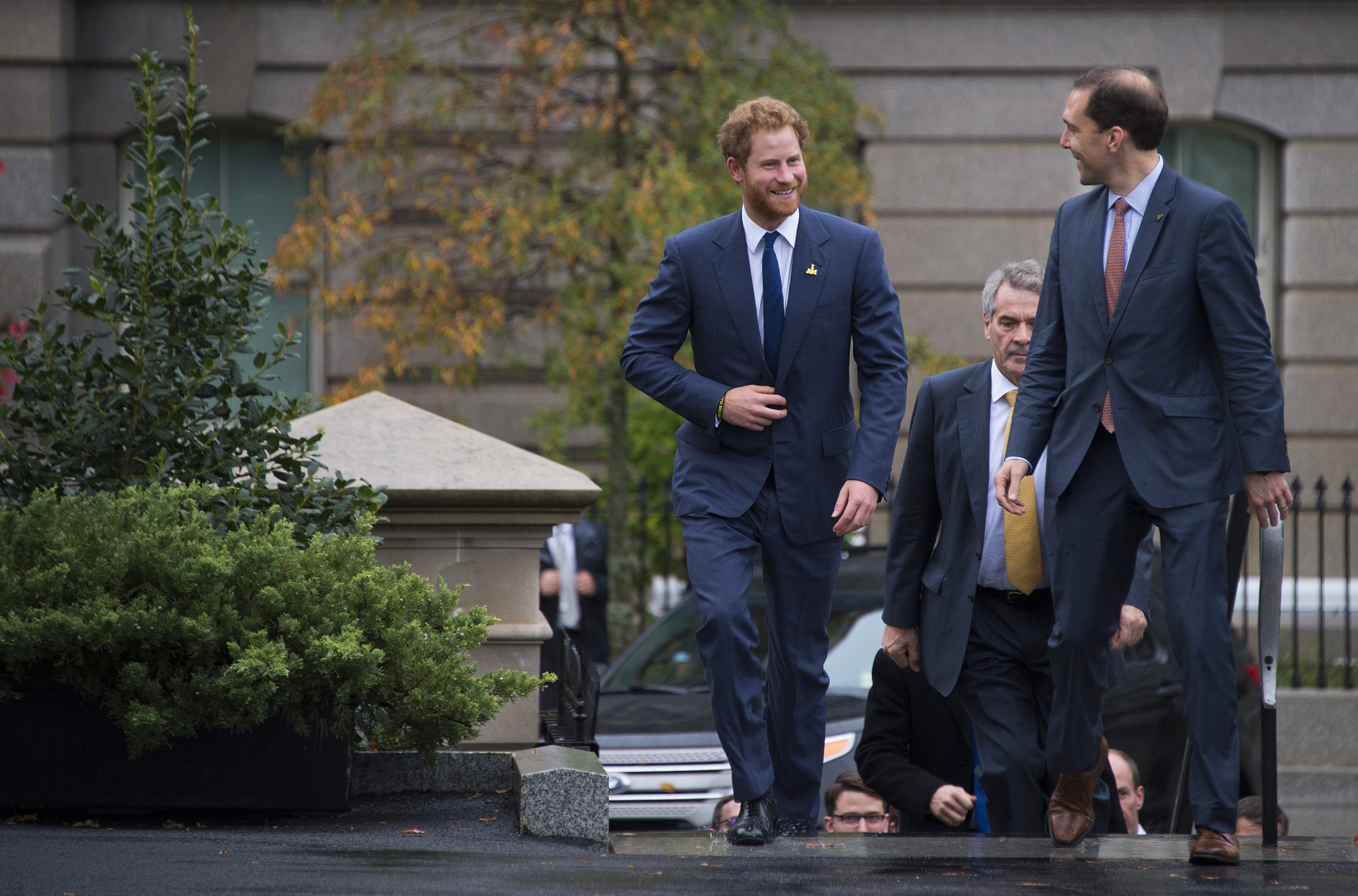 Le prince Harry en route vers la Maison Blanche pour rencontrer l'ancien président des États-Unis Barack Obama à Washington, DC, le 28 octobre 2015 | Source : Getty Images