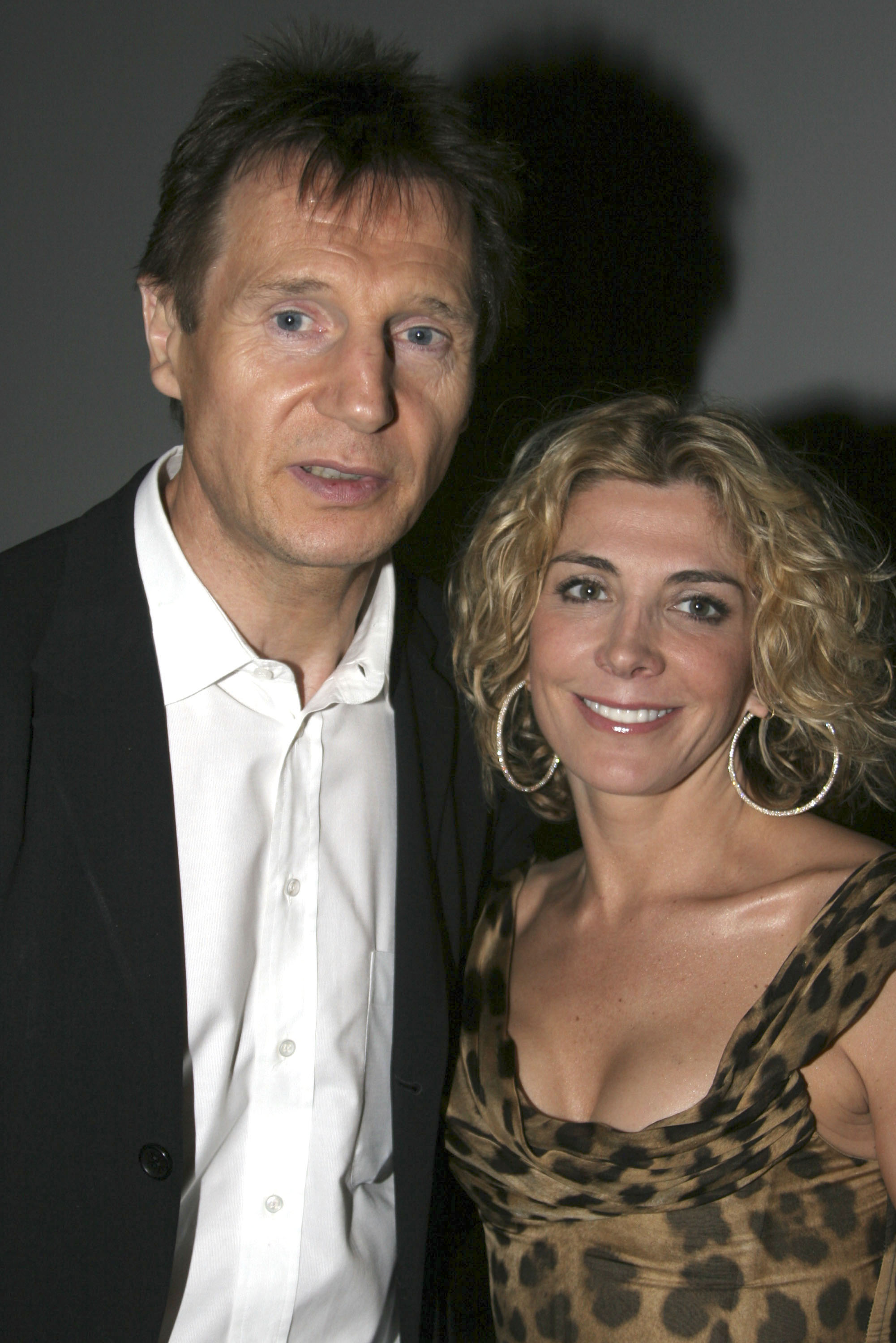 Liam Neeson et Natasha Richardson pendant A Streetcar Named Desire on Broadway - Curtain Call and After Party au Roundabout Theater at Studio 54 à New York | Source : Getty Images