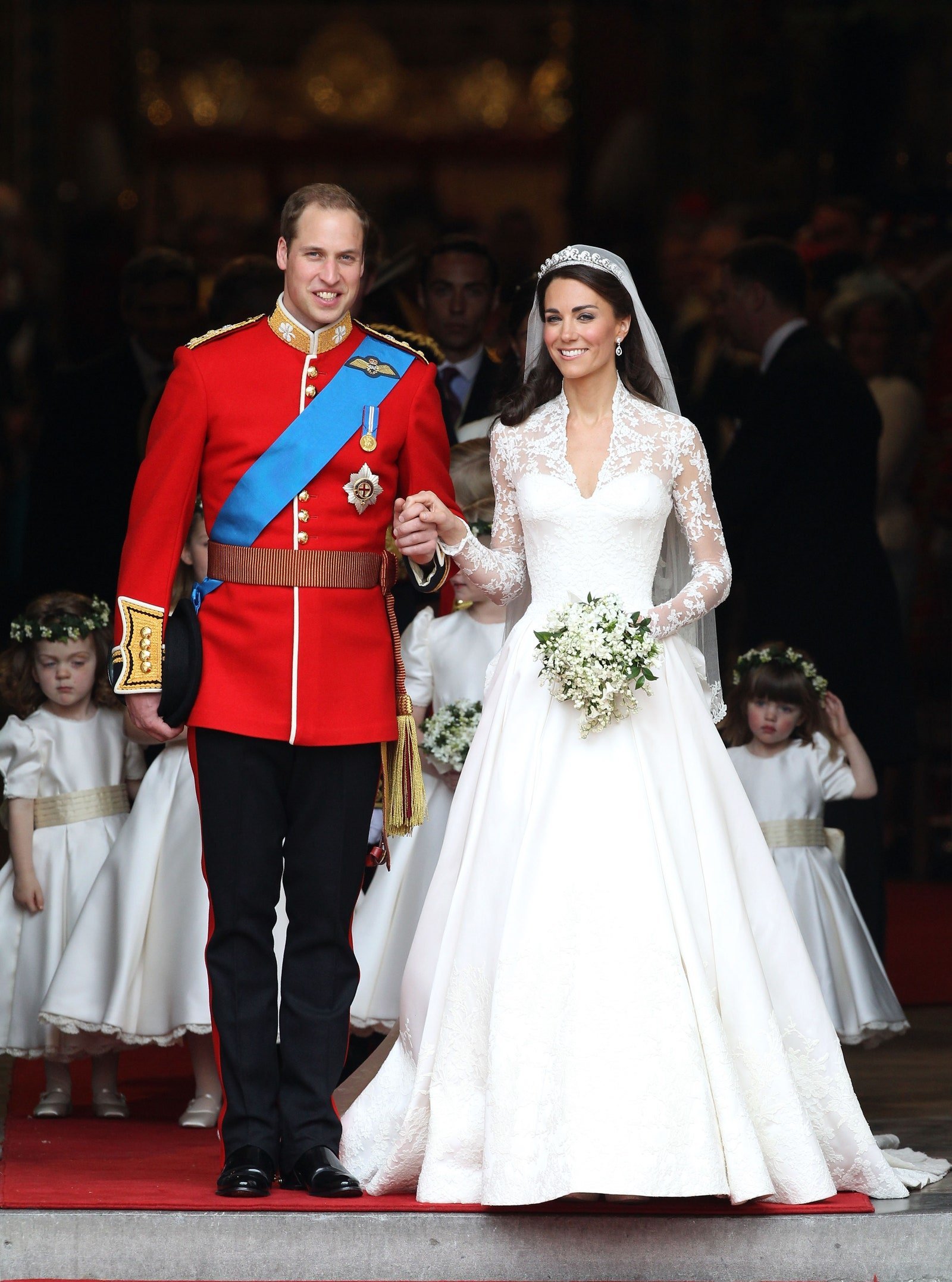 Le prince William, duc de Cambridge, et Catherine, duchesse de Cambridge, sourient après leur mariage royal à l'abbaye de Westminster, le 29 avril 2011 à Londres, en Angleterre. | Source : Getty Images