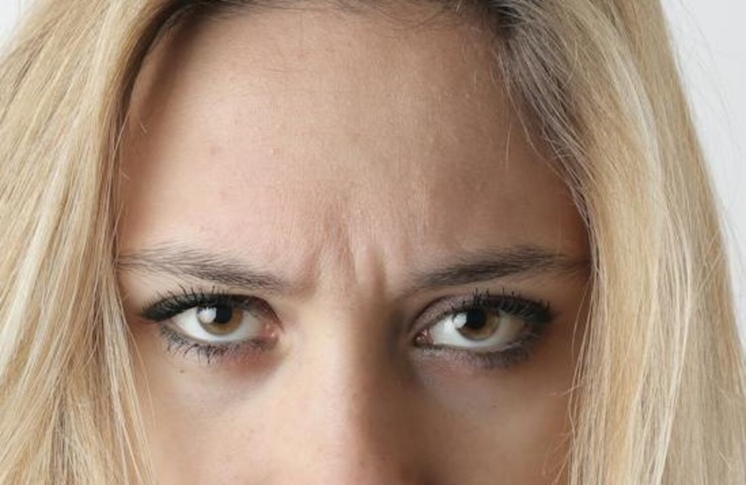 Une femme qui fronce les sourcils | Source : Pexels