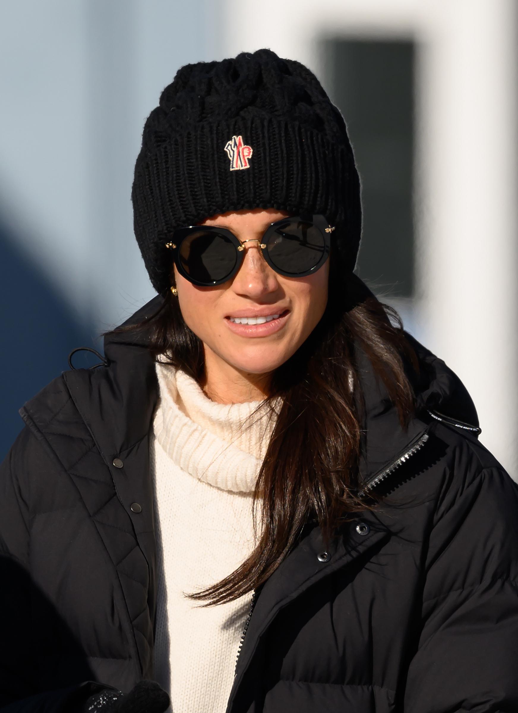 Meghan, duchesse de Sussex, assiste à une activité de descente en chambre à air pour la famille et les amis lors de la troisième journée des Jeux Invictus 2025, le 11 février 2025, à Whistler, en Colombie-Britannique | Source : Getty Images