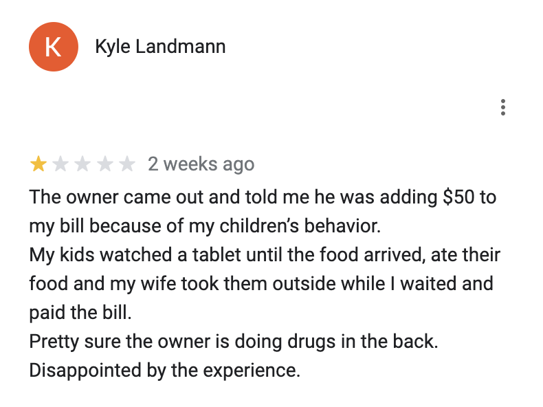 Un avis négatif de la part des clients concernant le Toccoa Riverside Restaurant | Source : Google.com/maps/reviews