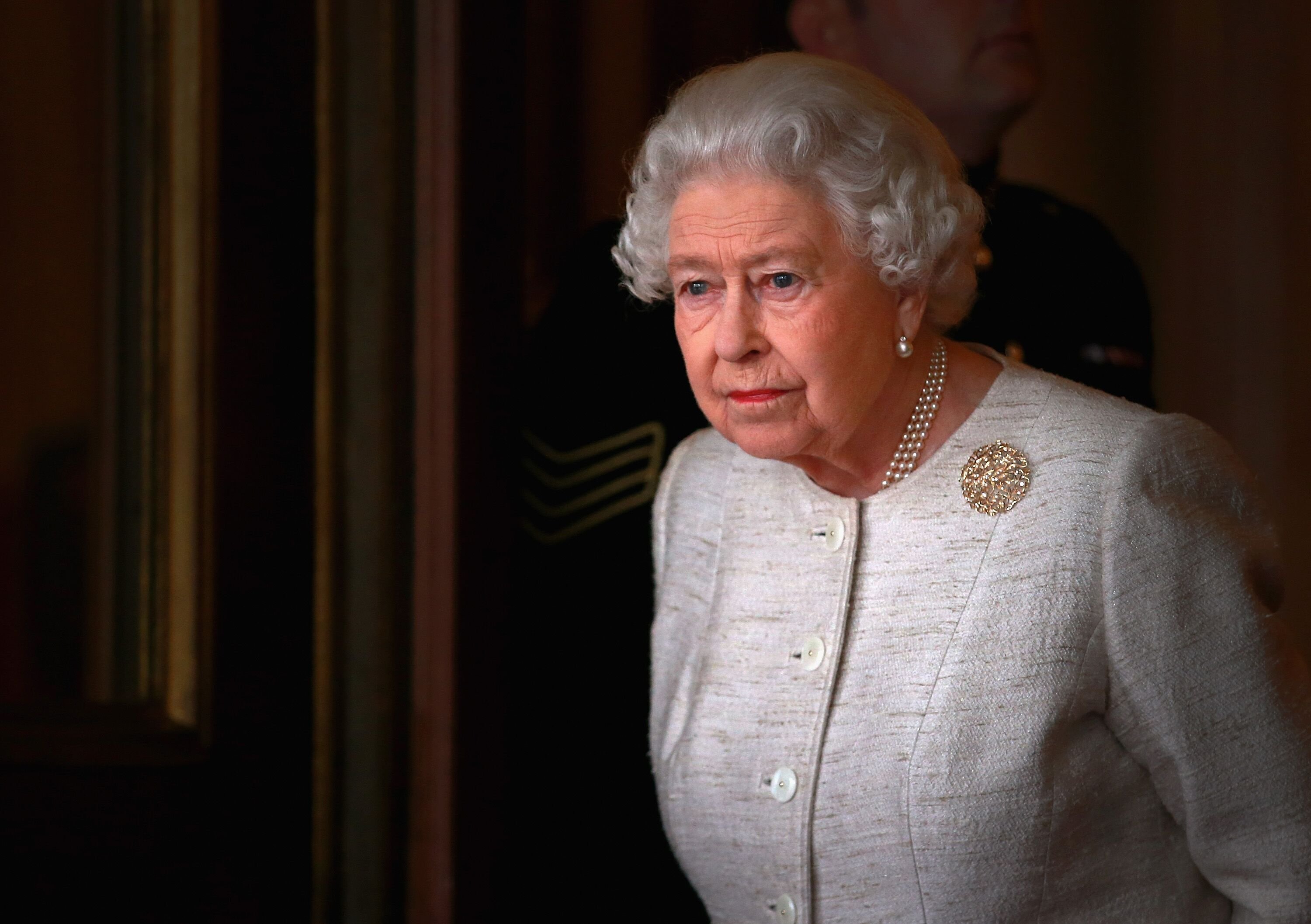 La reine Elizabeth II se prépare à accueillir le président du Kazakhstan Nursultan Nazarbayev au palais de Buckingham. | Photo : Getty Images