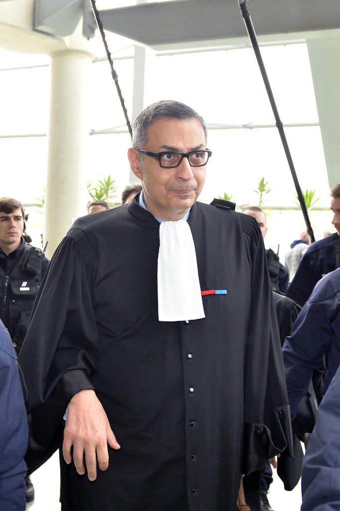 Maître Ardavan Amir-Aslani, l'avocat de Laeticia Hallyday le 15 mars 2018 à Nanterre. l Source : Getty Images